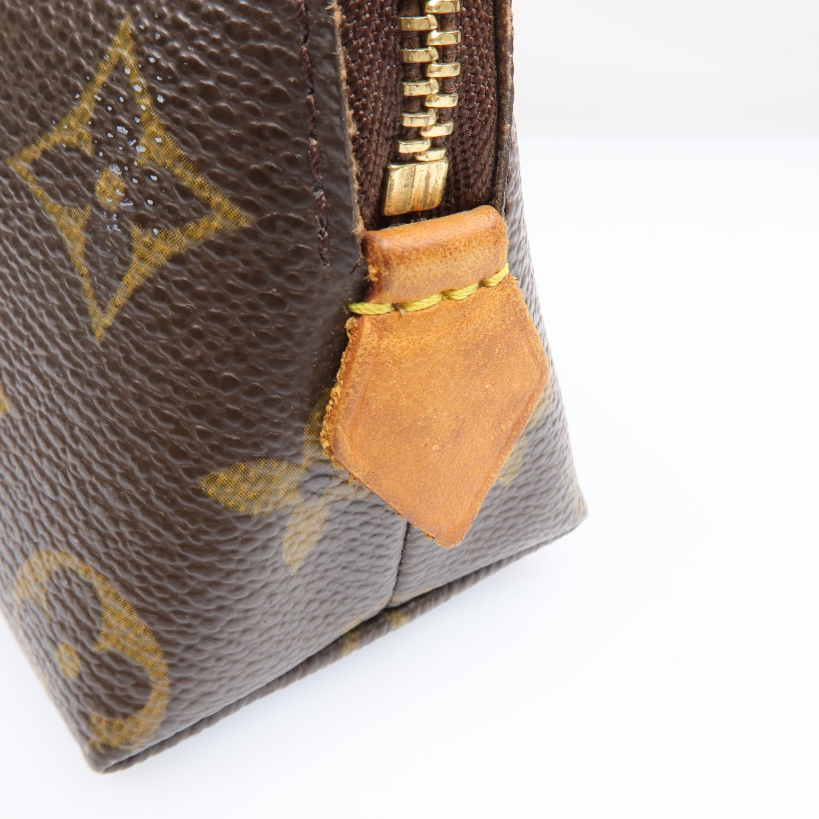 LOUIS VUITTON Monogram Cosmetic Pouch金扣手拿包