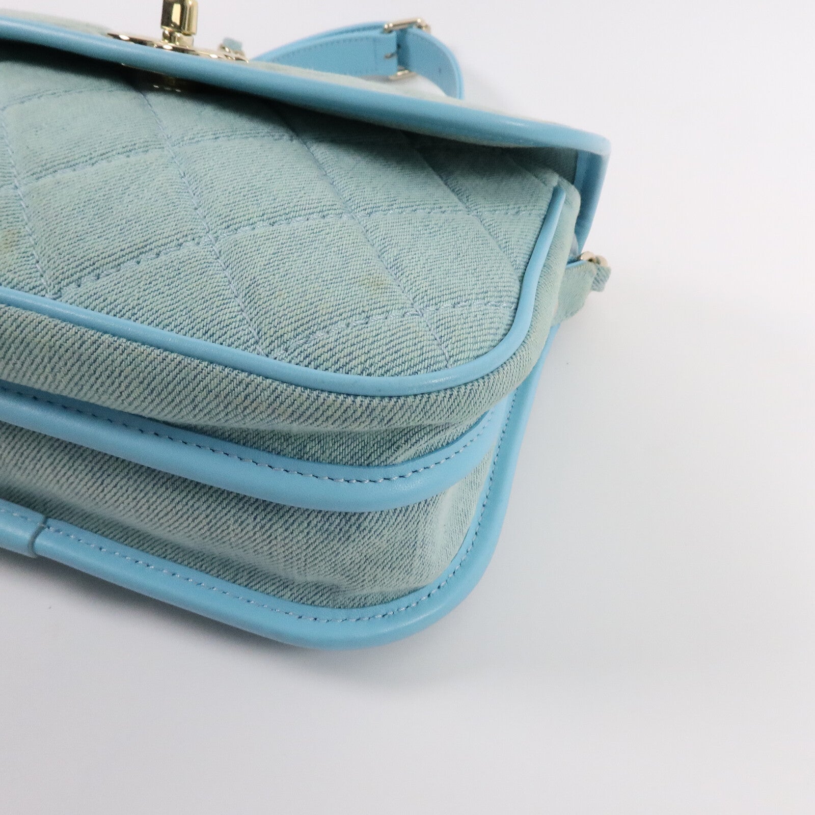 CHANEL 牛仔布Small Messenger Bag鏈帶肩背袋