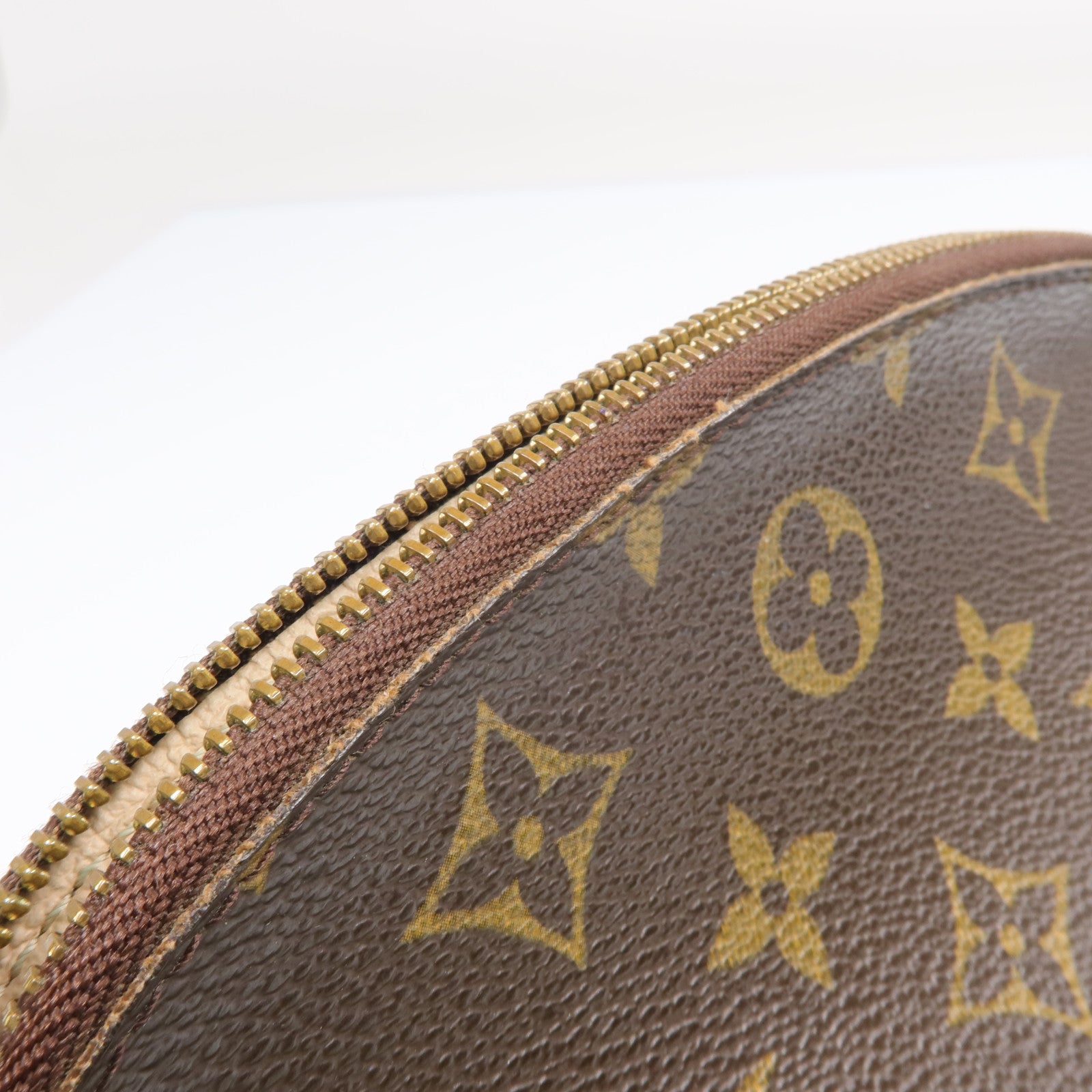 LOUIS VUITTON Monogram Cosmetic Pouch金扣手拿包