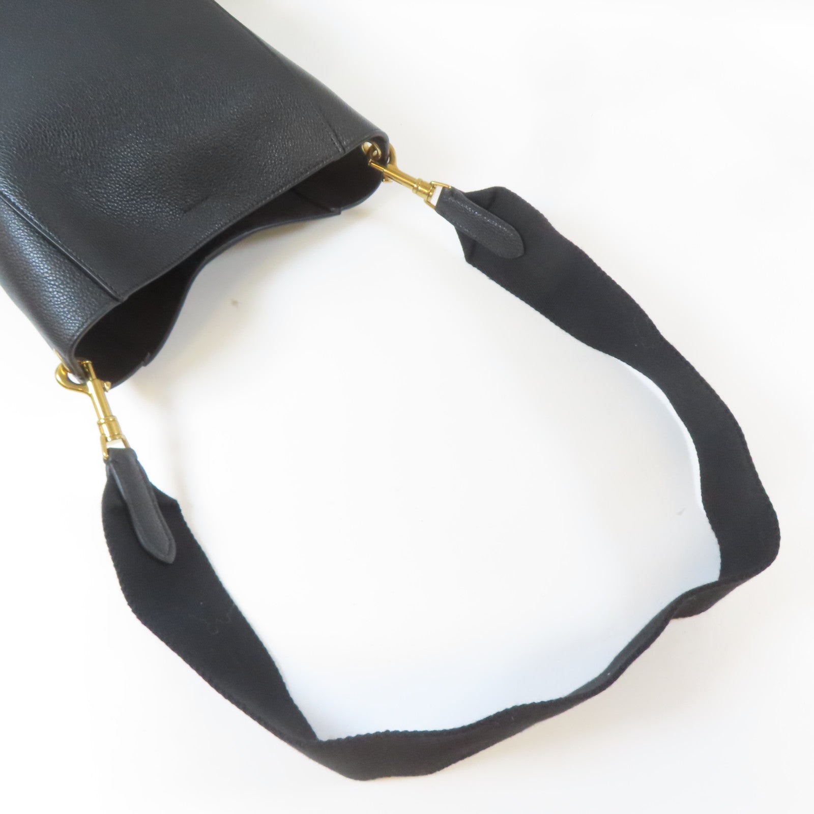 CELINE 牛皮皮革Sangle Bucket Small金扣肩背袋黑色