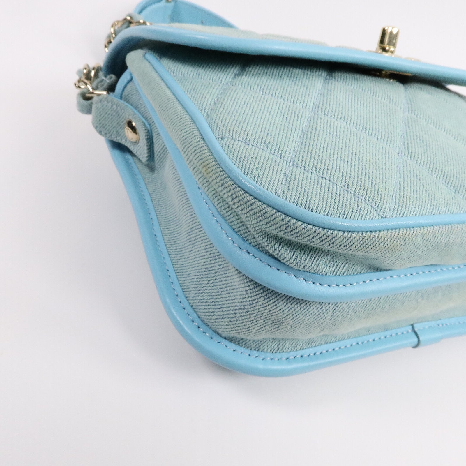 CHANEL 牛仔布Small Messenger Bag鏈帶肩背袋