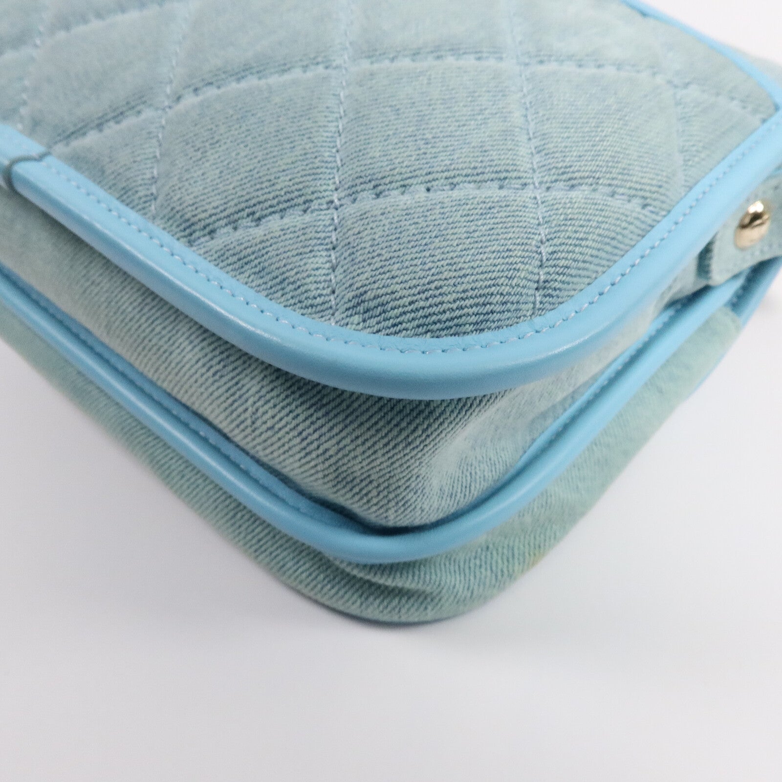 CHANEL 牛仔布Small Messenger Bag鏈帶肩背袋