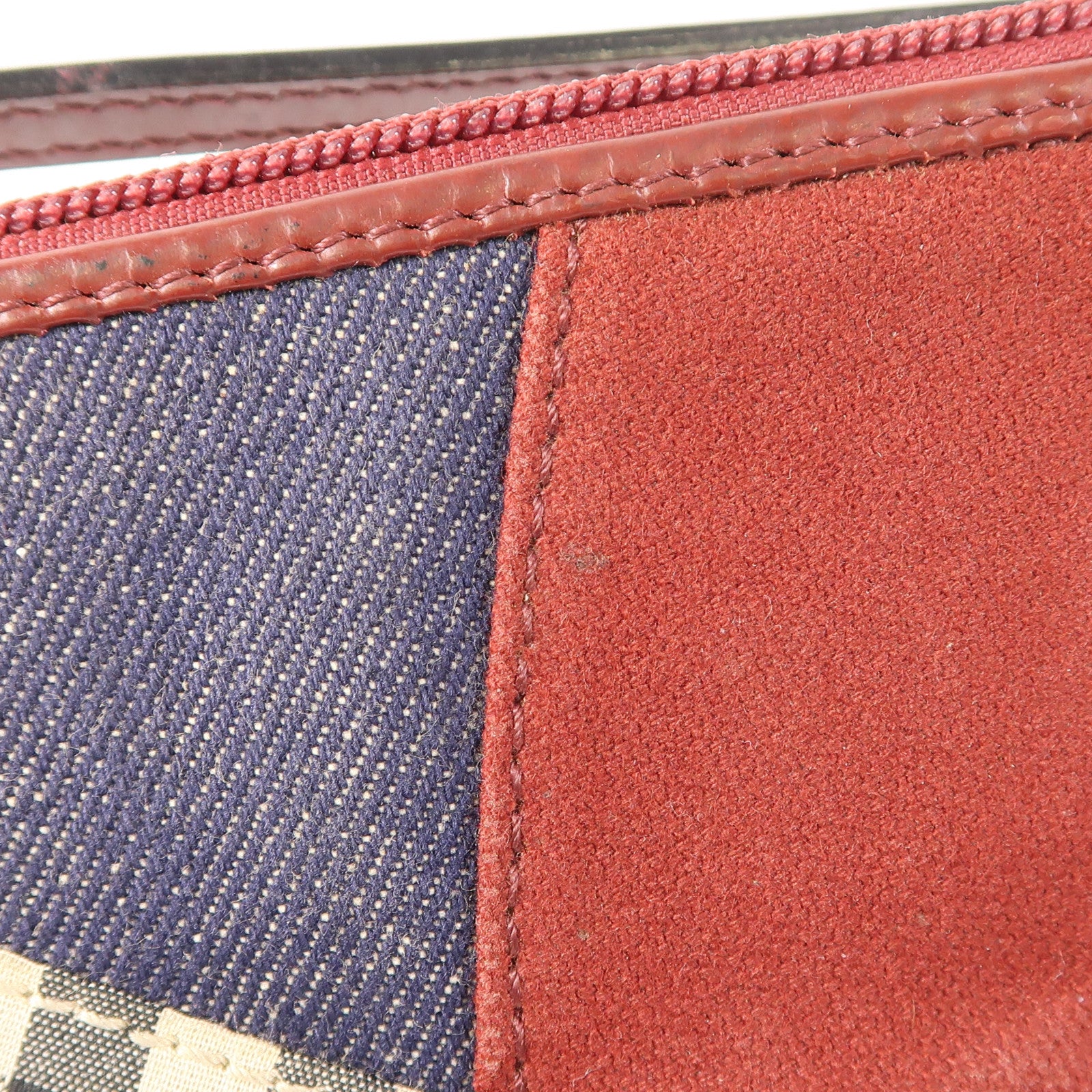 BURBERRY 帆布Pouch銀扣肩背袋