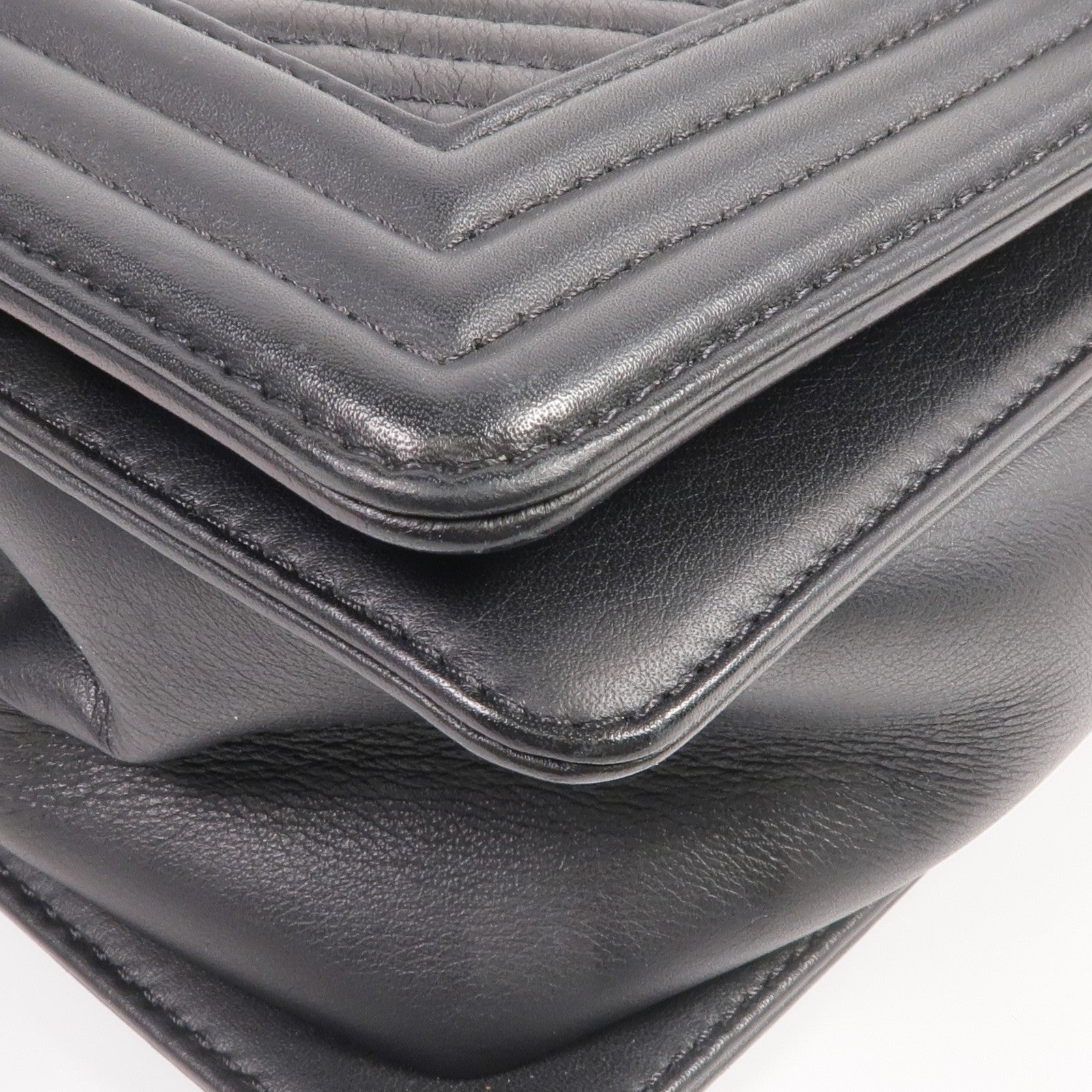 CHANEL 羊皮皮革Boy 25銀扣鏈帶肩背袋