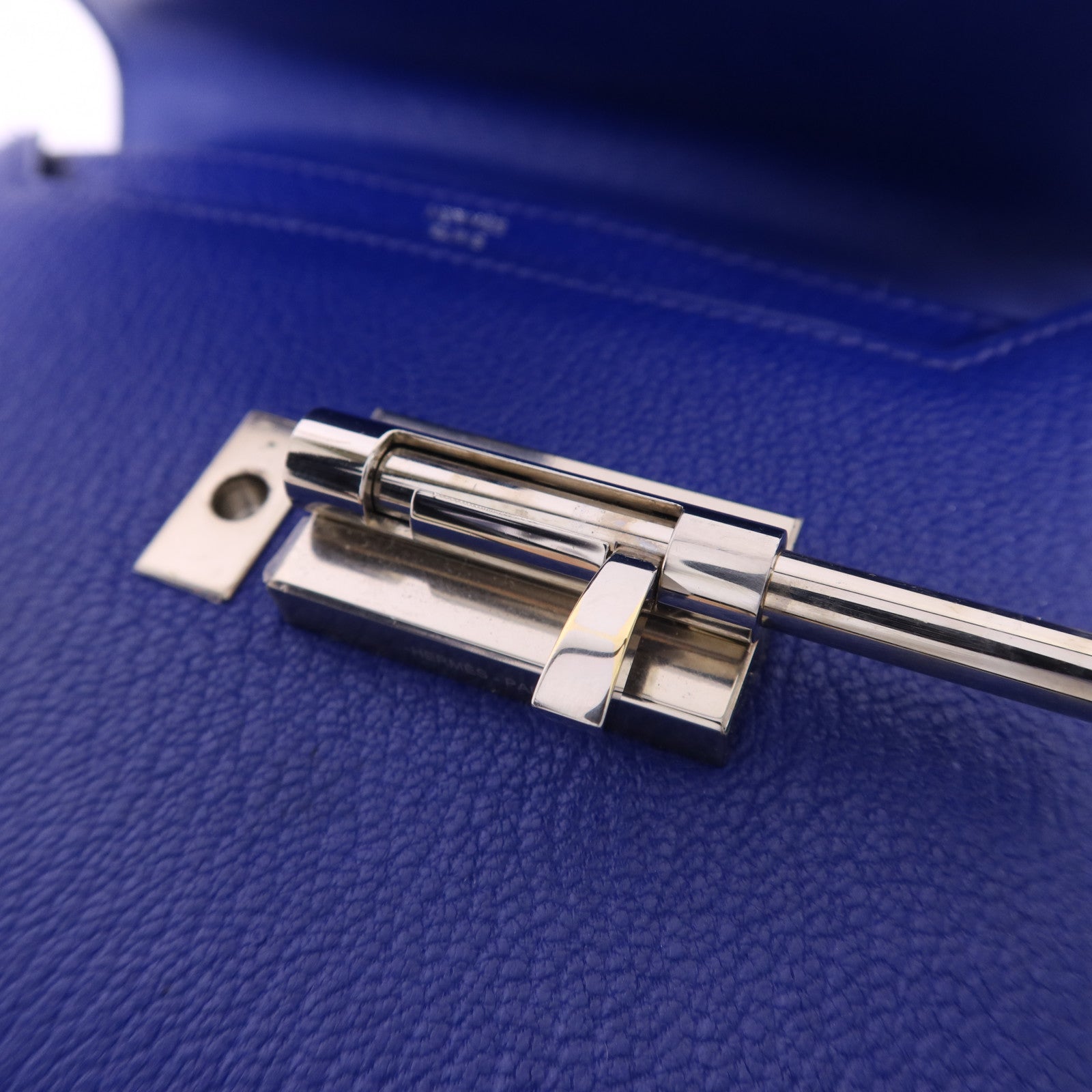 HERMES Chevre皮革Verrou Mini銀扣鏈帶肩背袋Bleu Electrique