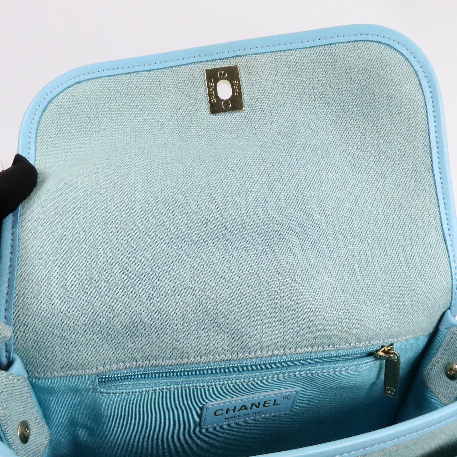 CHANEL 牛仔布Small Messenger Bag鏈帶肩背袋