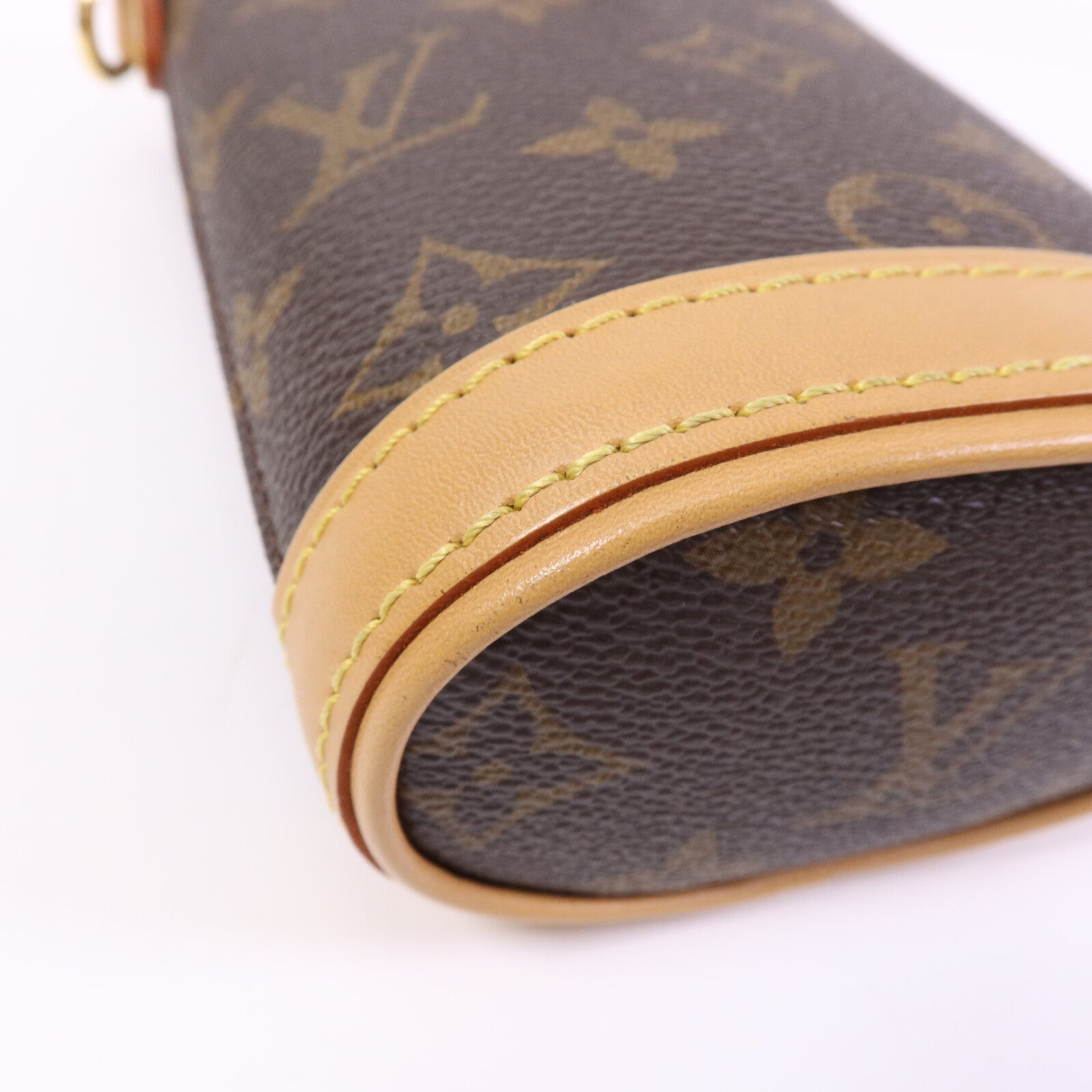 LOUIS VUITTON Monogram Fold Me Pouch金扣肩背袋