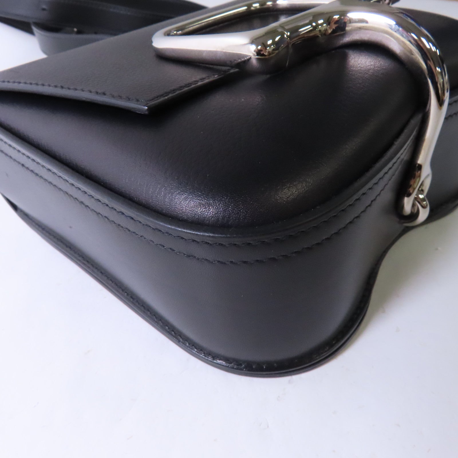 HERMES 【激減優惠】Evercolor皮革Mini Della Cavalleria Bag銀扣肩背袋黑色