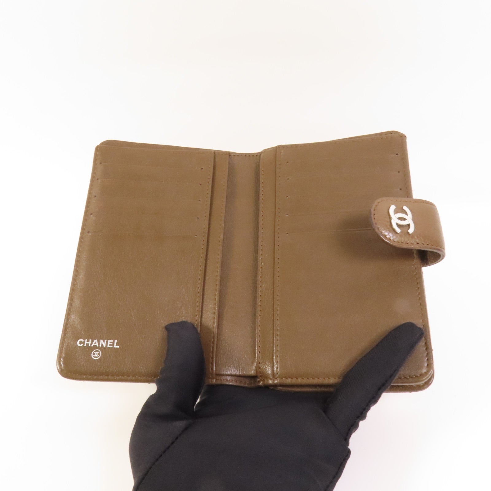 CHANEL 牛皮皮革Fold Wallet銀扣錢包