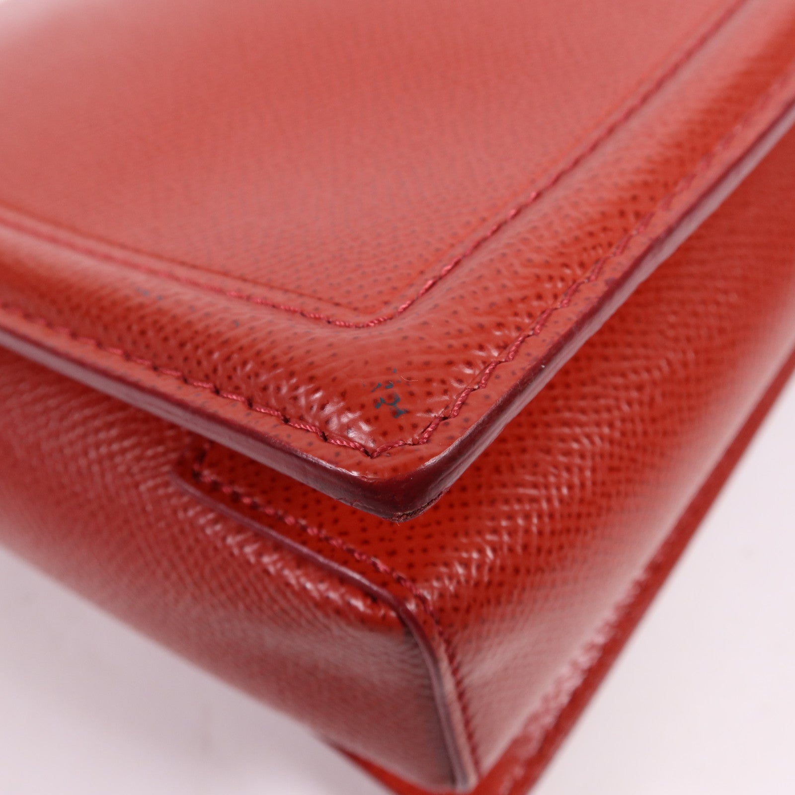 Salvatore Ferragamo 牛皮皮革Shoulder Bag金扣肩背袋