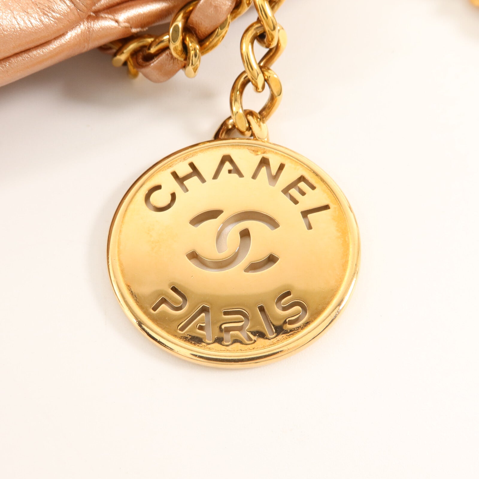 CHANEL 牛皮皮革Chanel 22 Mini手挽肩背兩用袋