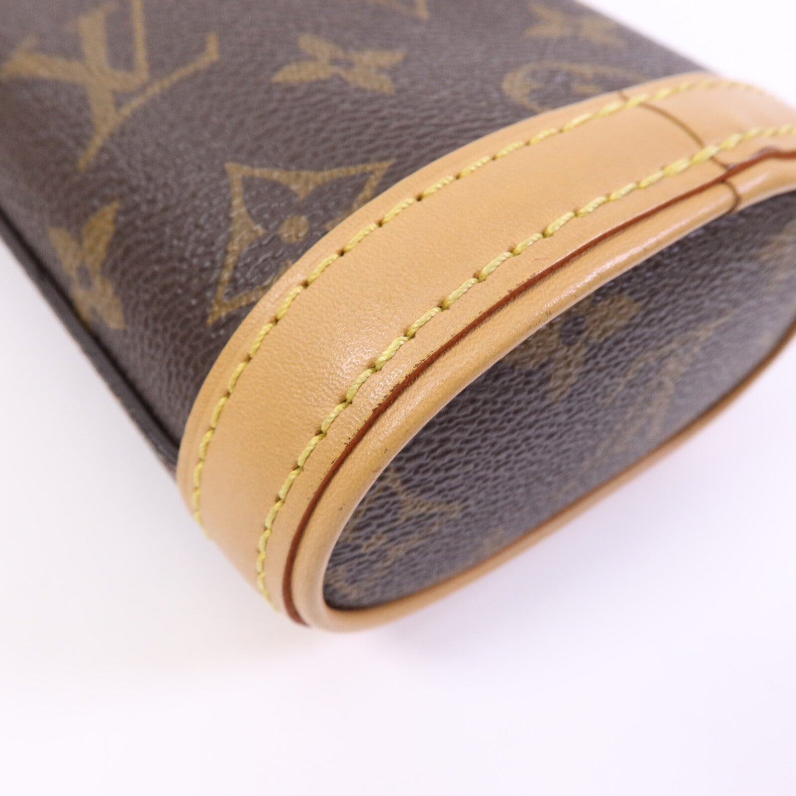 LOUIS VUITTON Monogram Fold Me Pouch金扣肩背袋