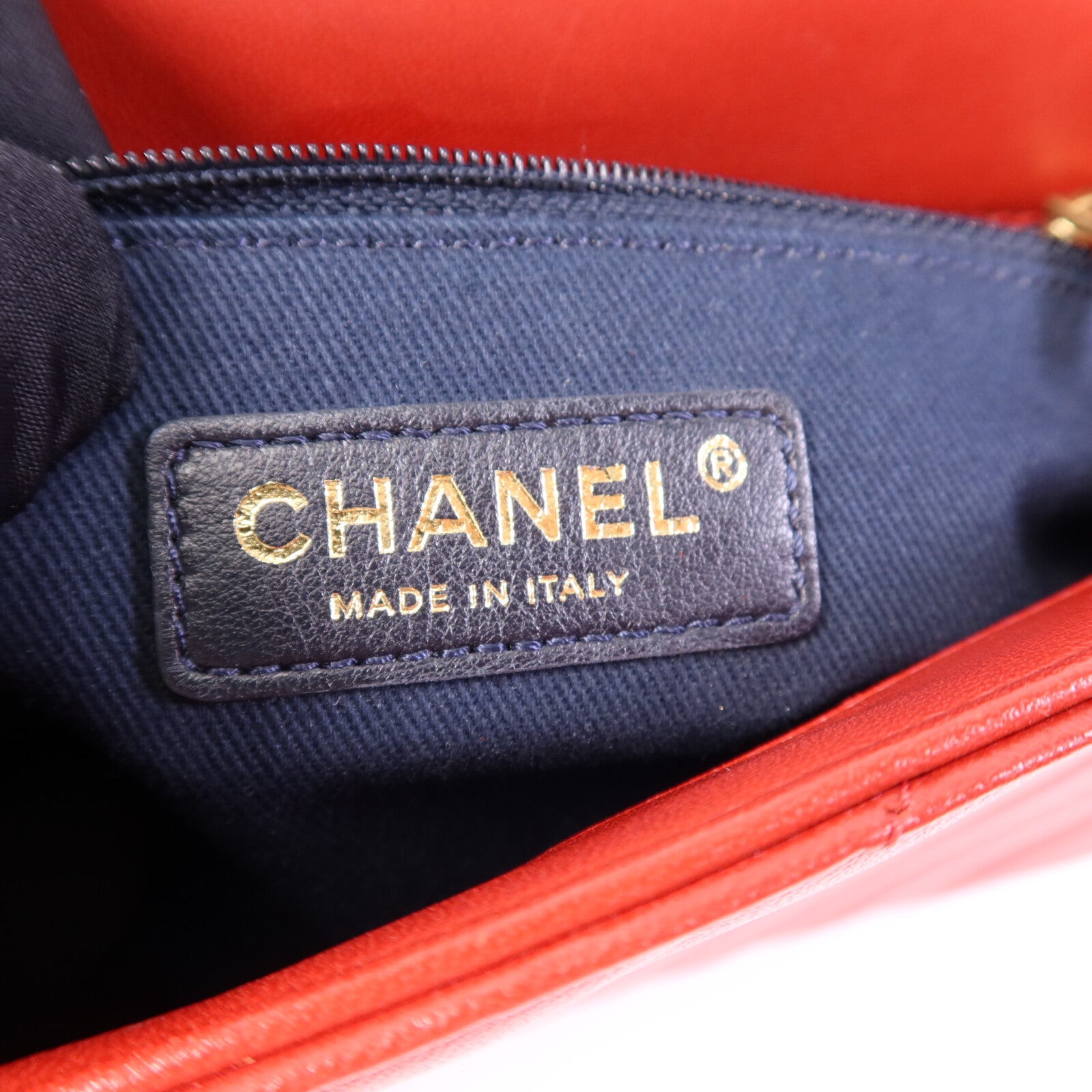 CHANEL 牛皮皮革Pyramid CC Camera Bag金扣鏈帶肩背袋