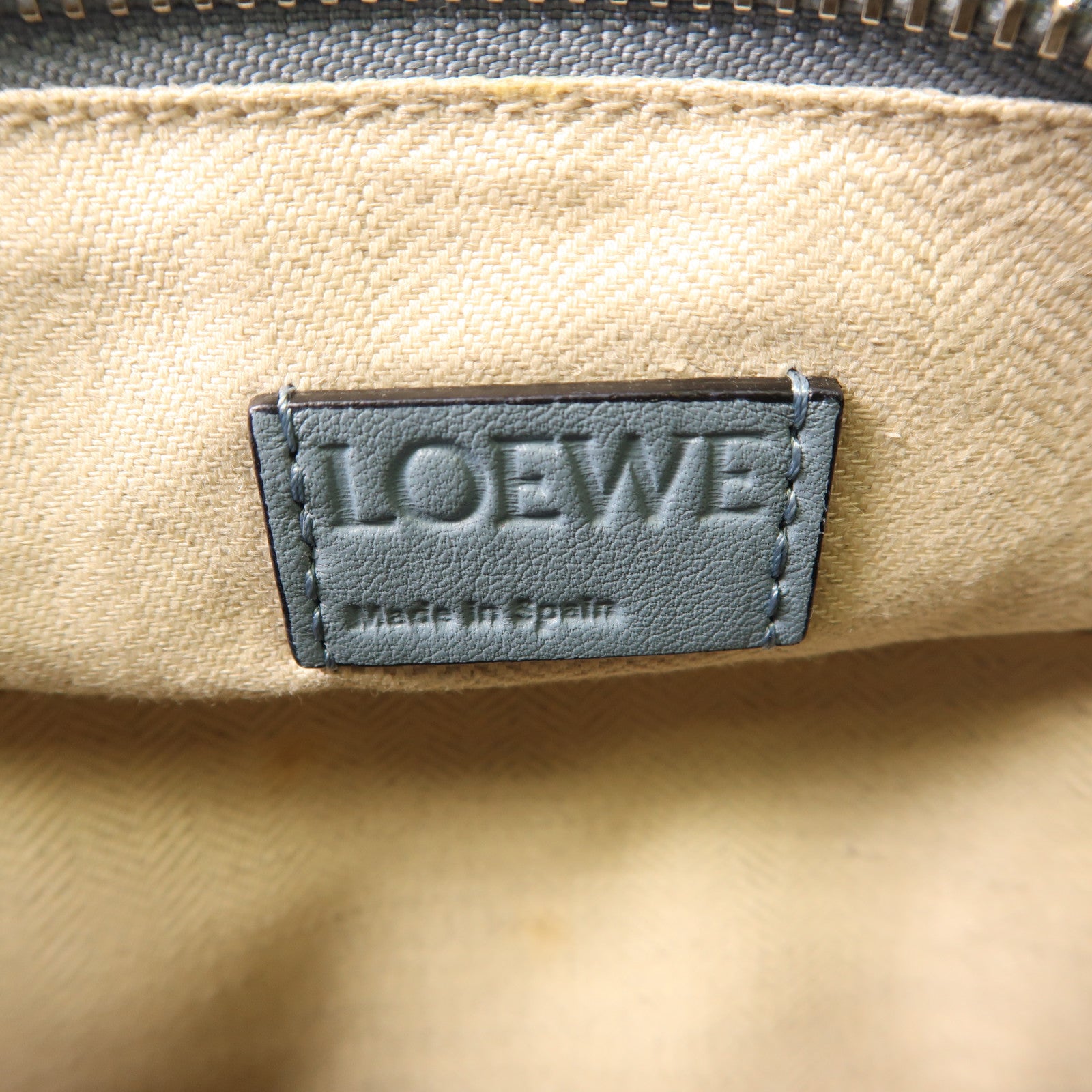 LOEWE 牛皮皮革Medium Puzzle銀扣手挽肩背兩用袋