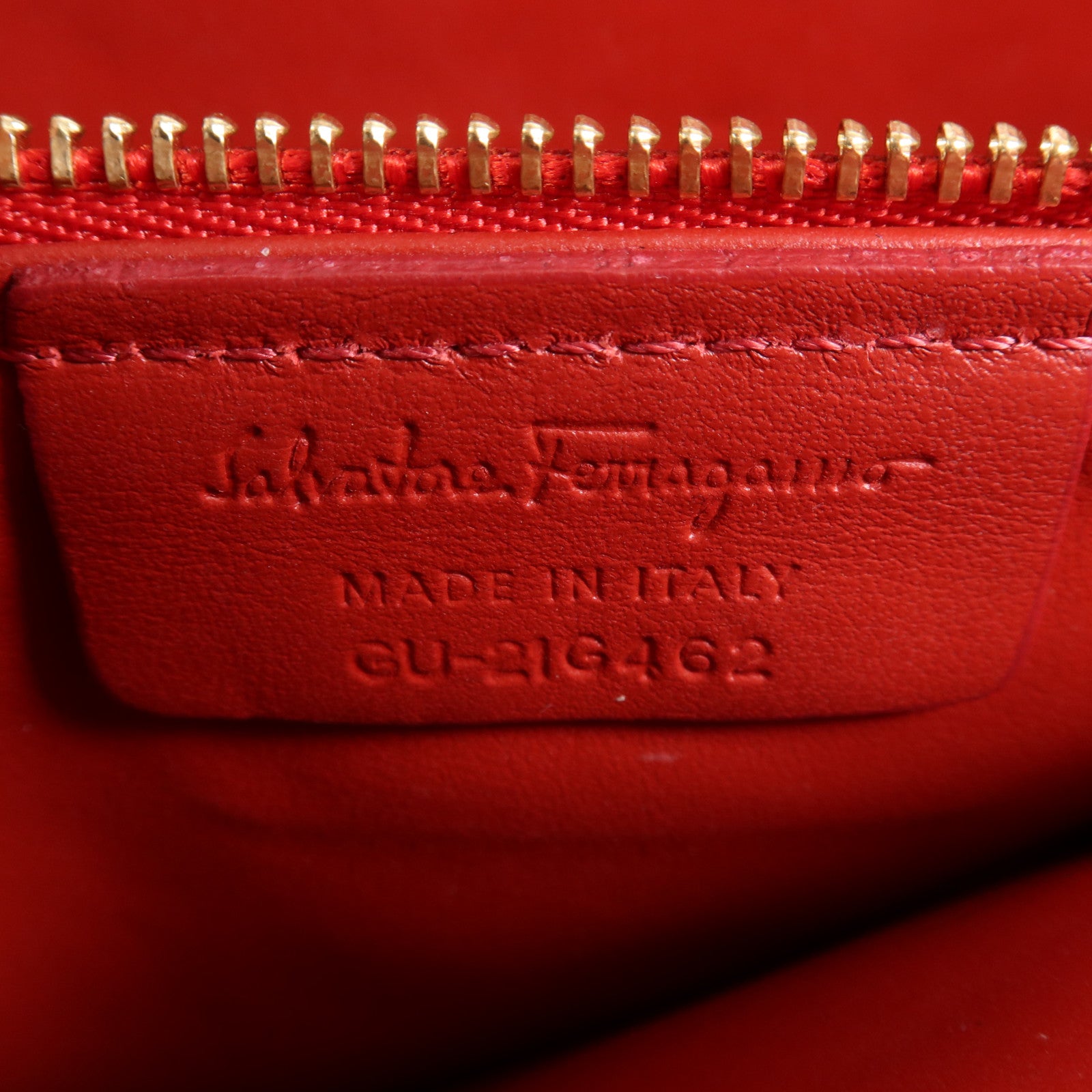 Salvatore Ferragamo 牛皮皮革Shoulder Bag金扣肩背袋