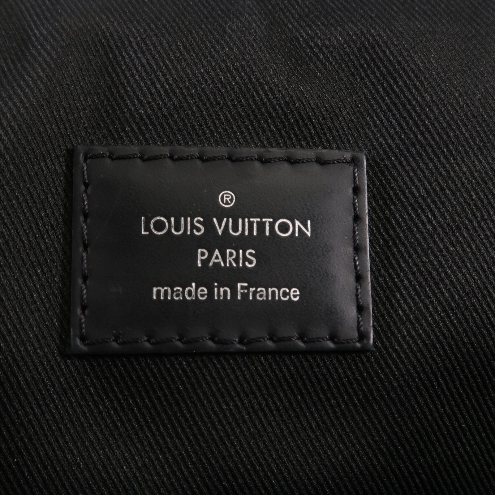 LOUIS VUITTON Damier Graphite District MM銀扣肩背袋