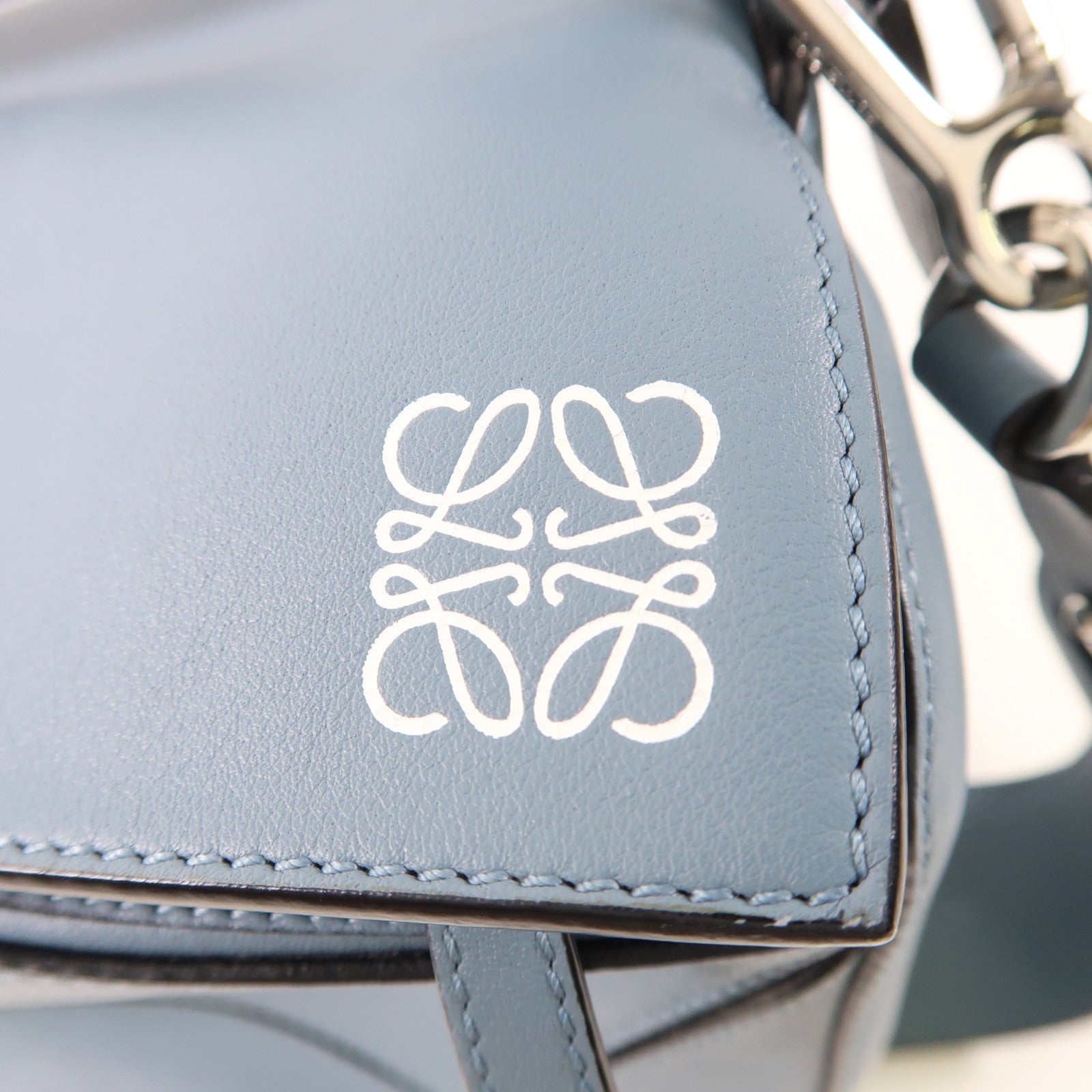 LOEWE 牛皮皮革Medium Puzzle銀扣手挽肩背兩用袋