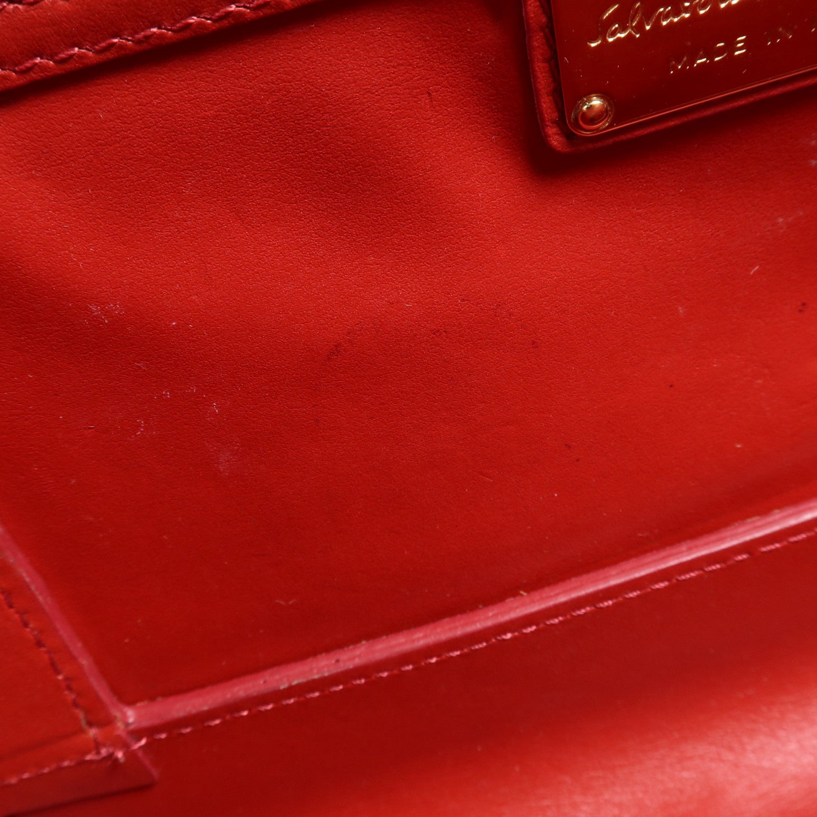 Salvatore Ferragamo 牛皮皮革Shoulder Bag金扣肩背袋