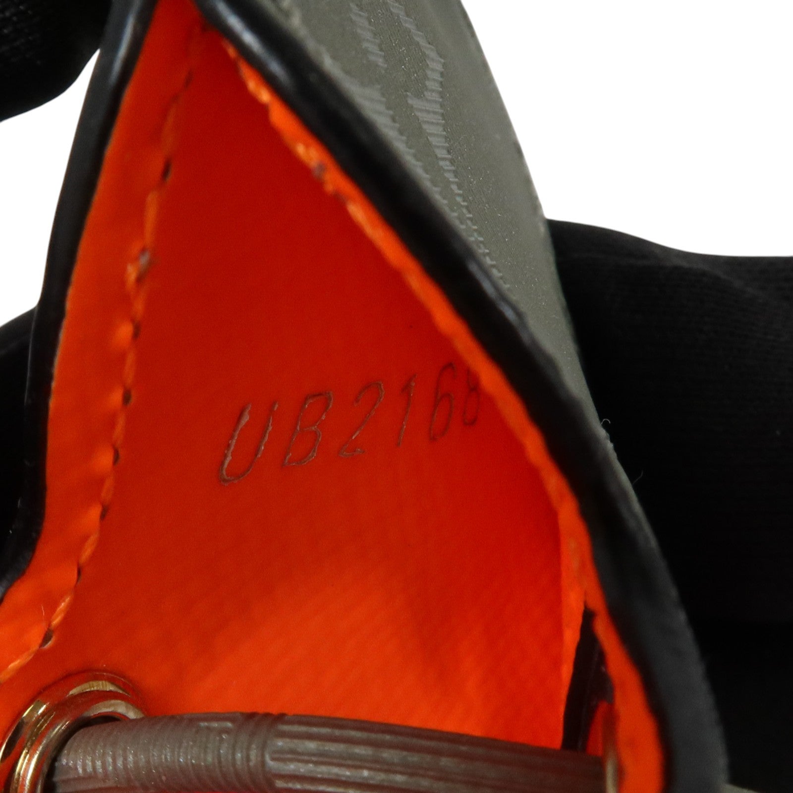 LOUIS VUITTON Monogram Titanium Porte Address Dog掛飾