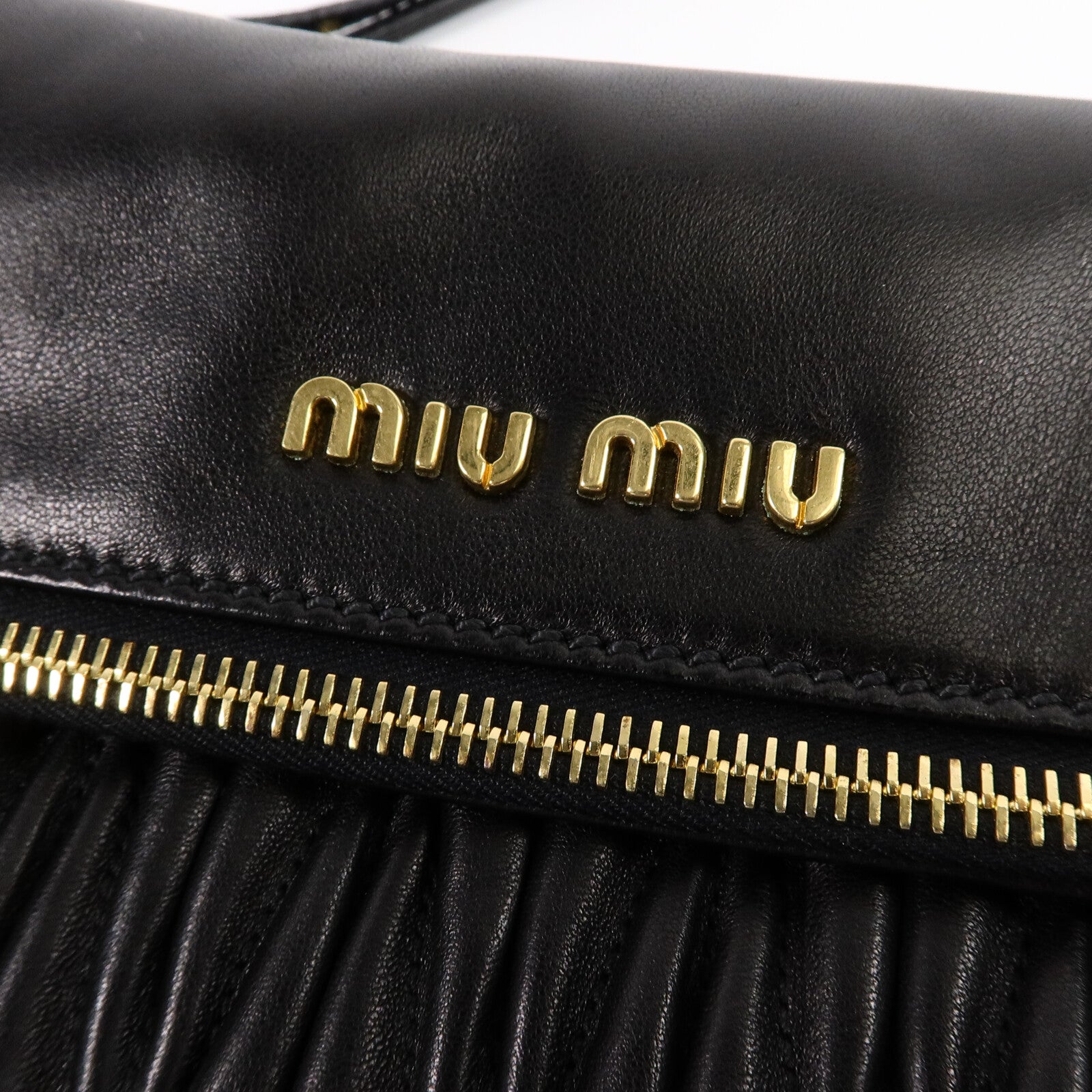 Miu Miu 羊皮皮革 Materasse Clutch肩背袋