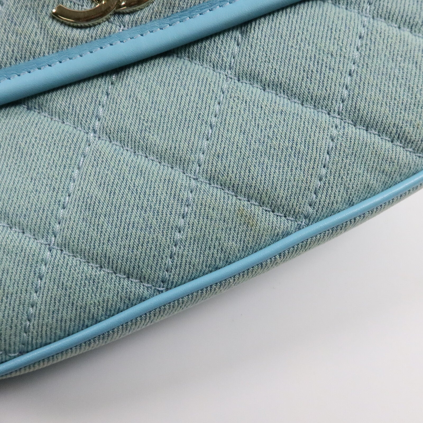 CHANEL 牛仔布Small Messenger Bag鏈帶肩背袋