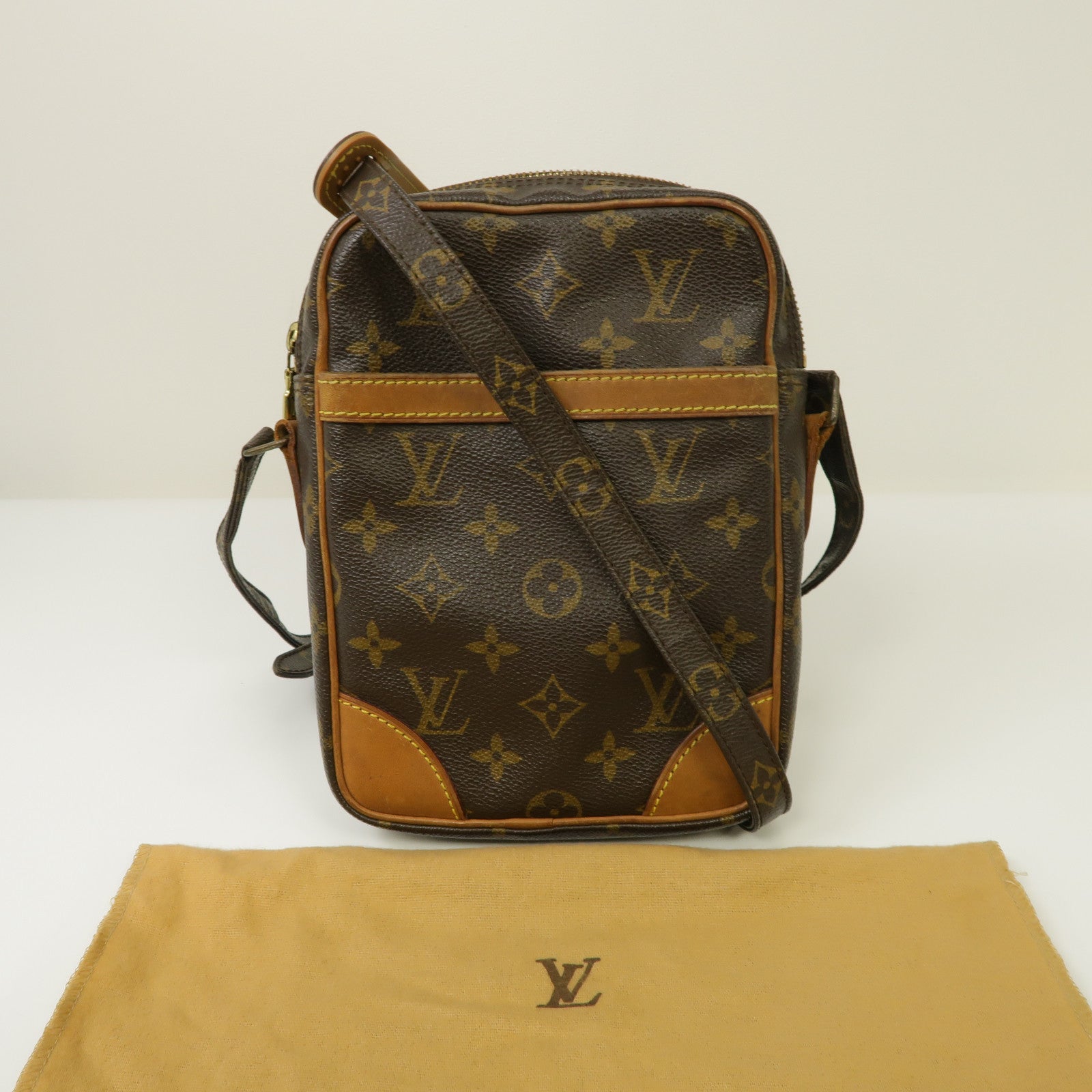 LOUIS VUITTON 【激減優惠】Monogram Danube金扣肩背袋啡色