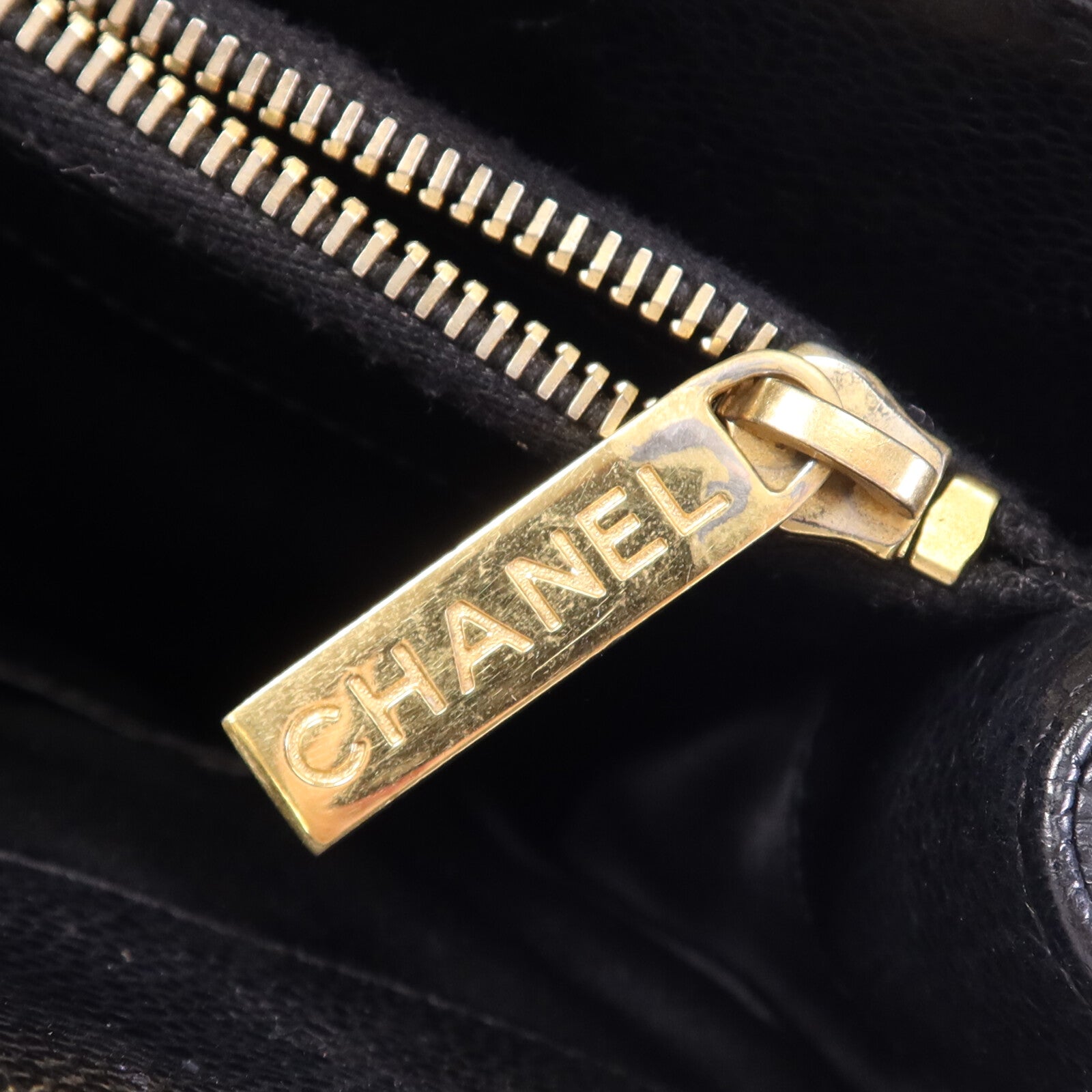 CHANEL 牛皮皮革GST金扣鏈帶肩背袋
