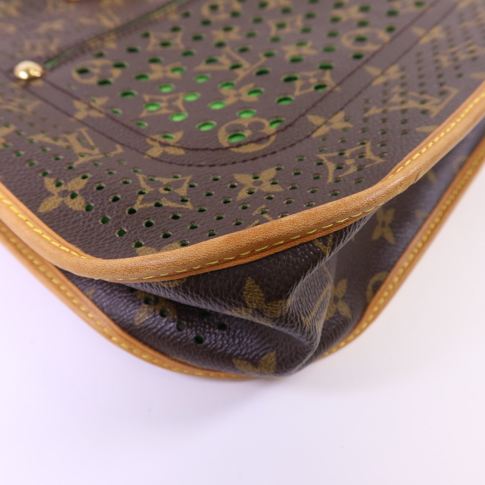 LOUIS VUITTON Monogram Perfo Musette金扣肩背袋