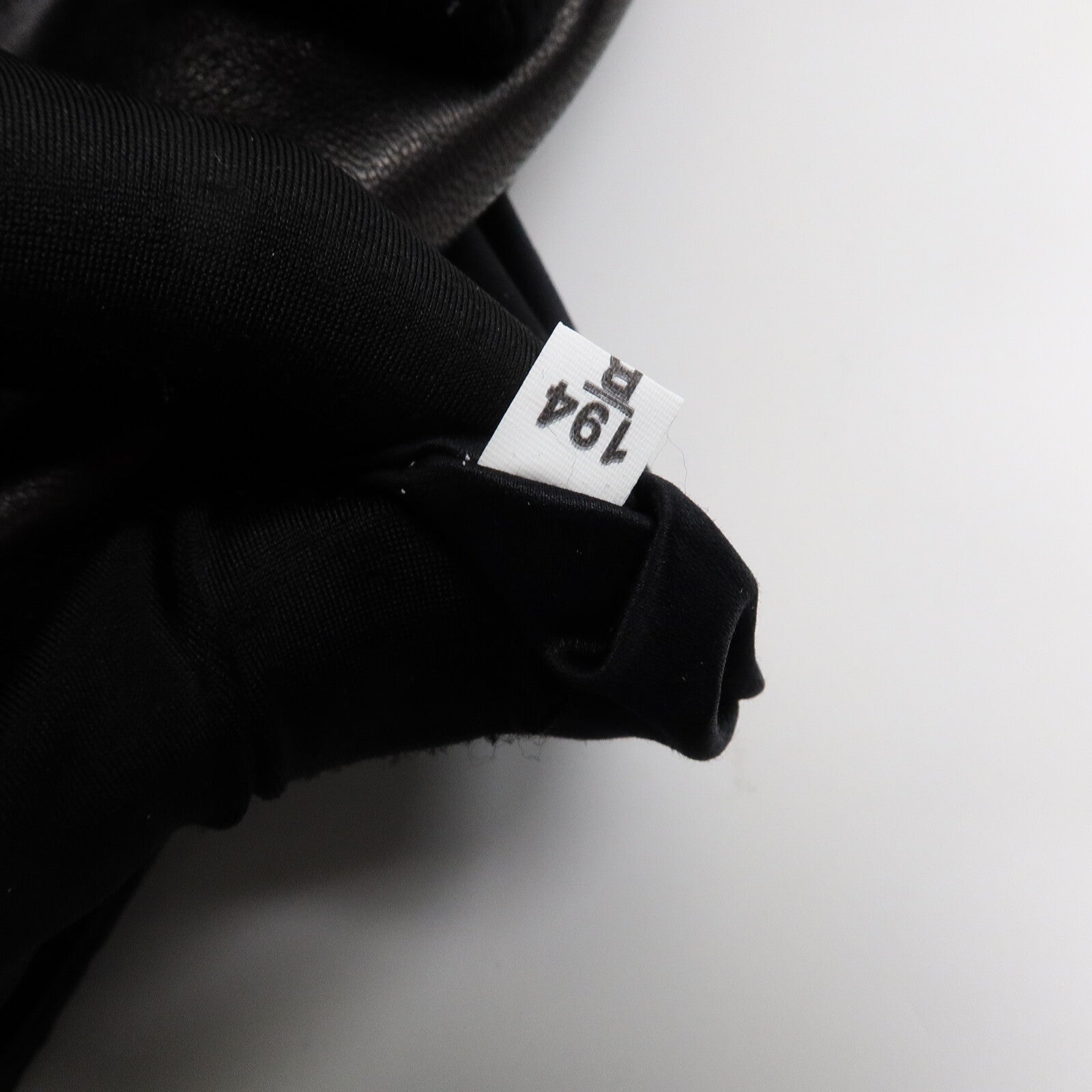 Miu Miu 羊皮皮革 Materasse Clutch肩背袋