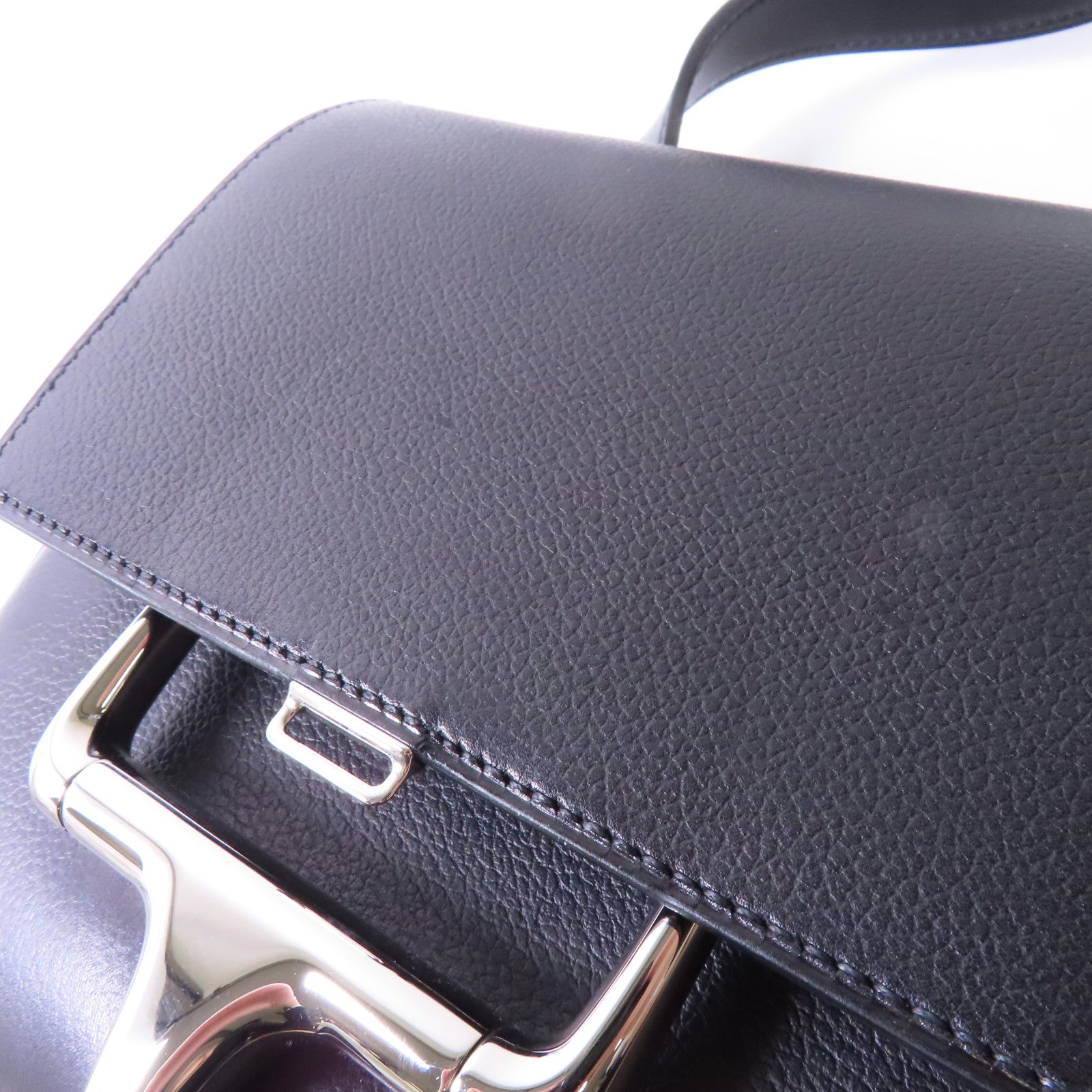 HERMES 【激減優惠】Evercolor皮革Mini Della Cavalleria Bag銀扣肩背袋黑色