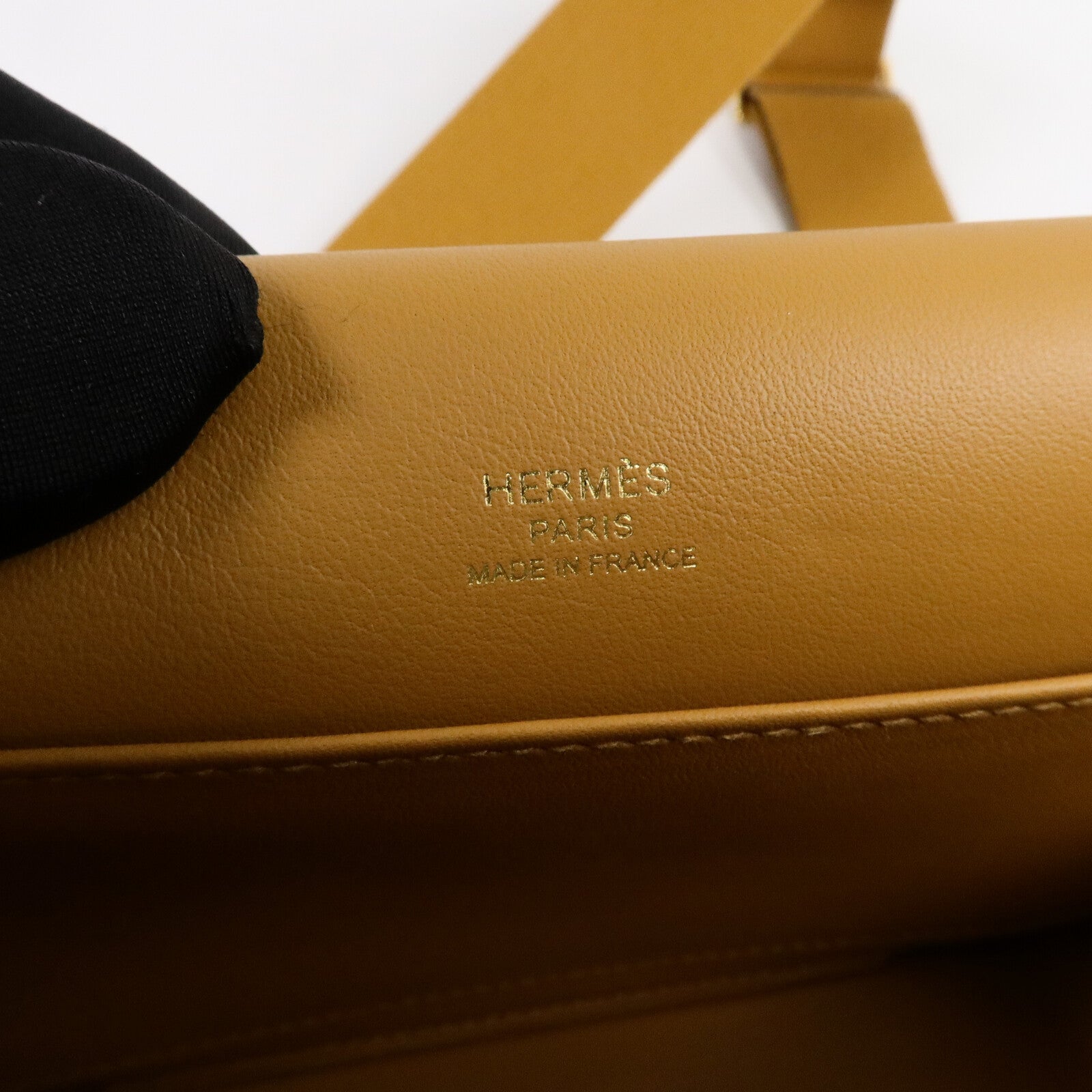 HERMES Chevre皮革Geta肩背袋Caramel