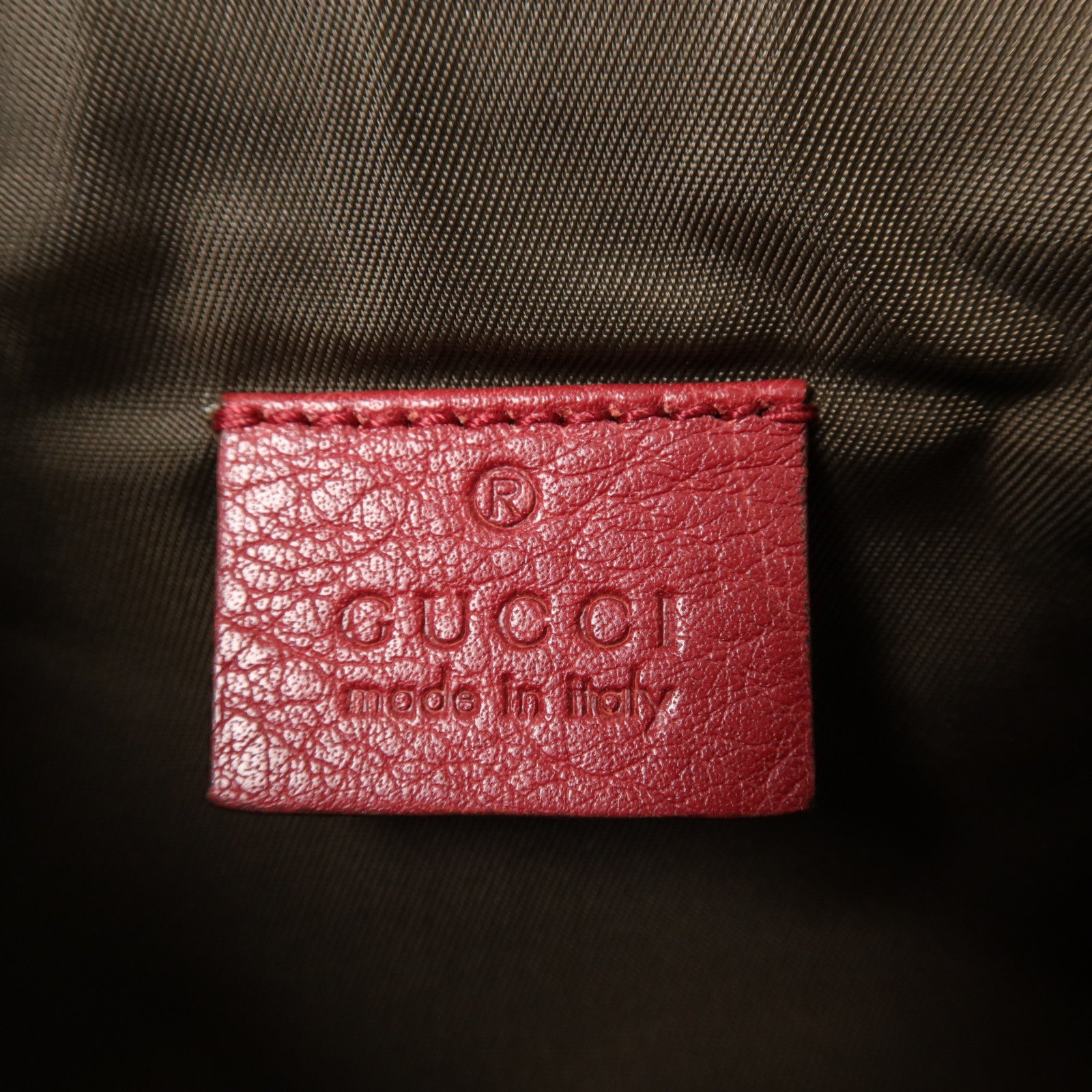 GUCCI 牛皮皮革Wristlet Clutch Bag金扣手拿包