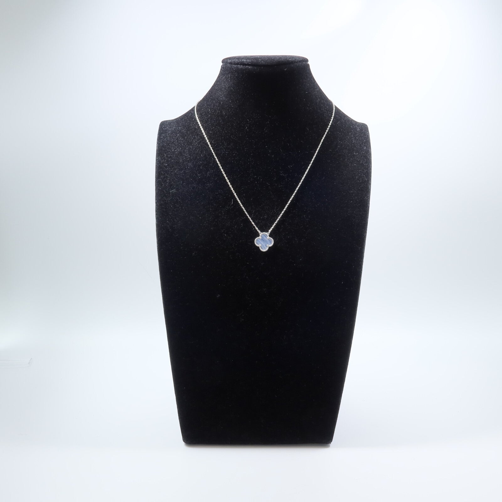 Van Cleef & Arpels 18K白金/玉髓Vintage Alhambra Pendant項鍊