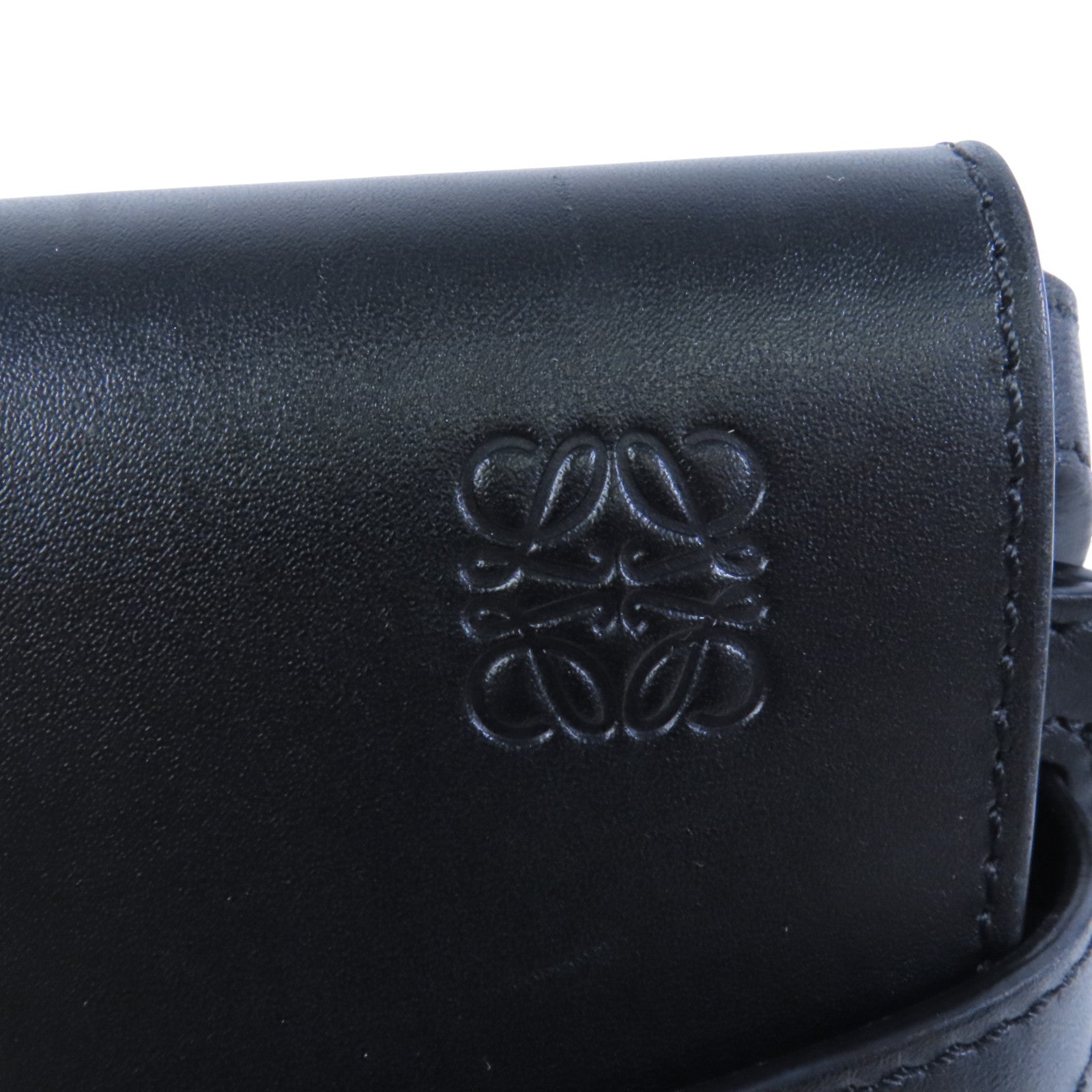 LOEWE 牛皮皮革Mini Geta金扣肩背袋