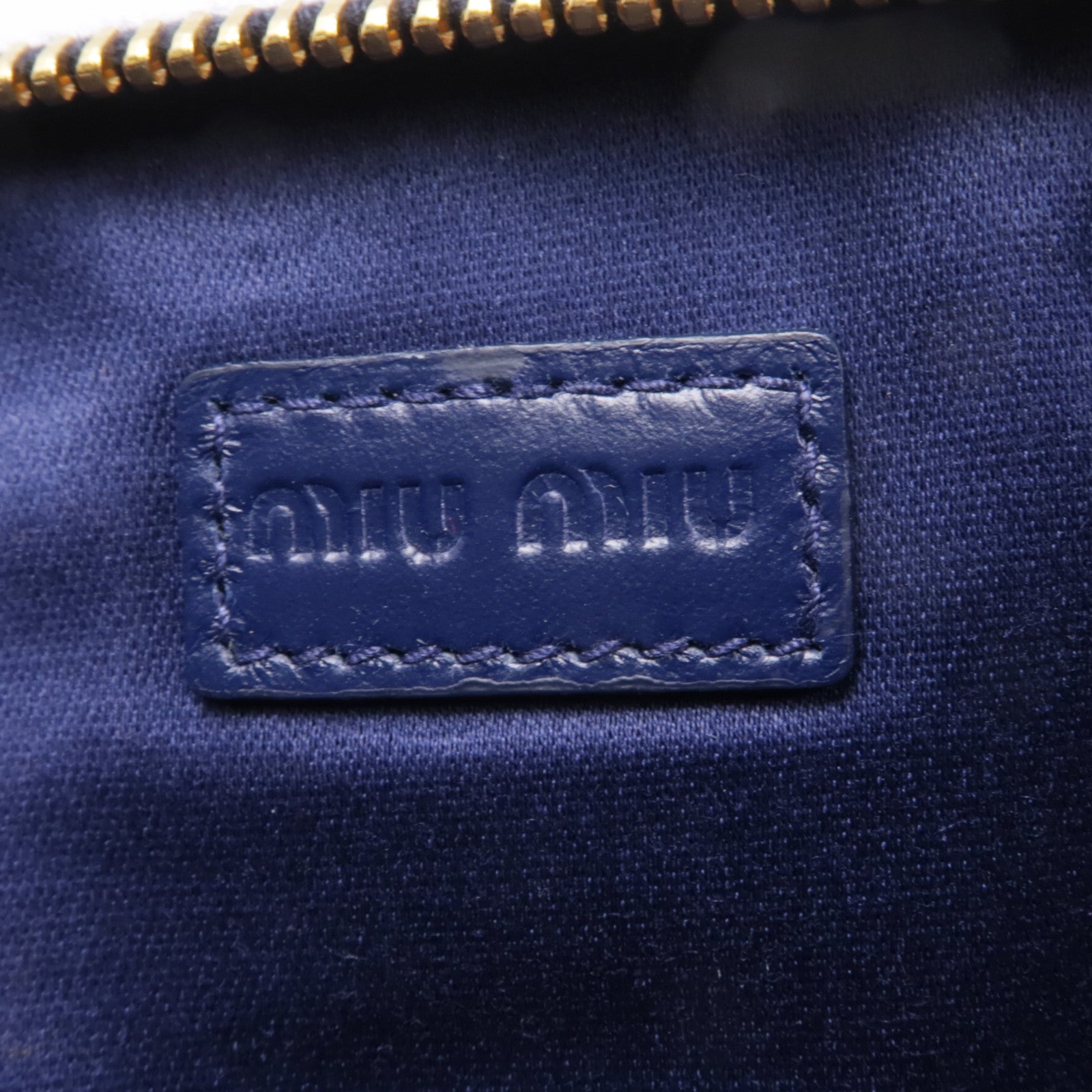 Miu Miu 牛皮皮革Card Case金扣卡片套