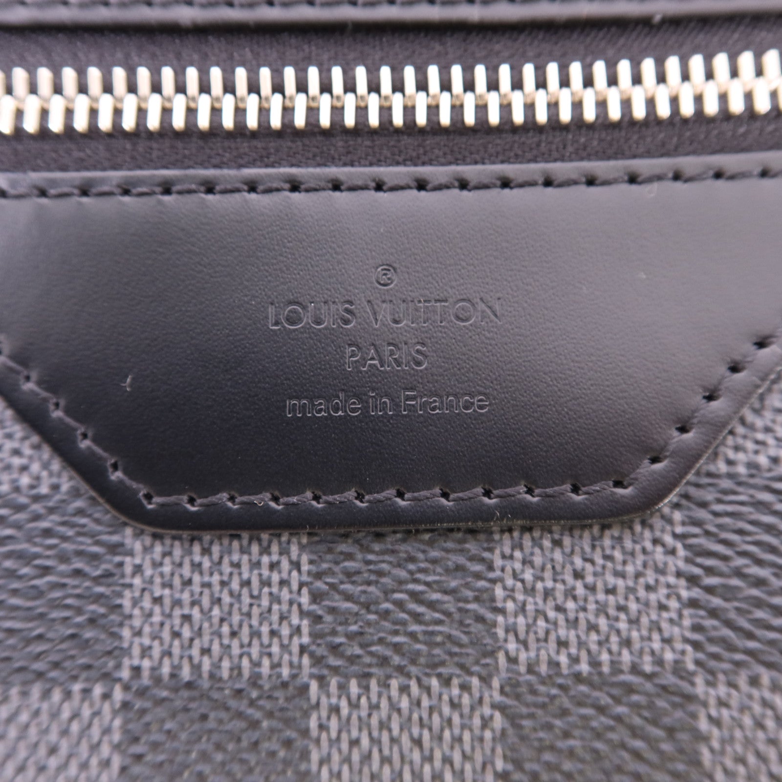LOUIS VUITTON Damier Graphite Daniel GM銀扣肩背袋