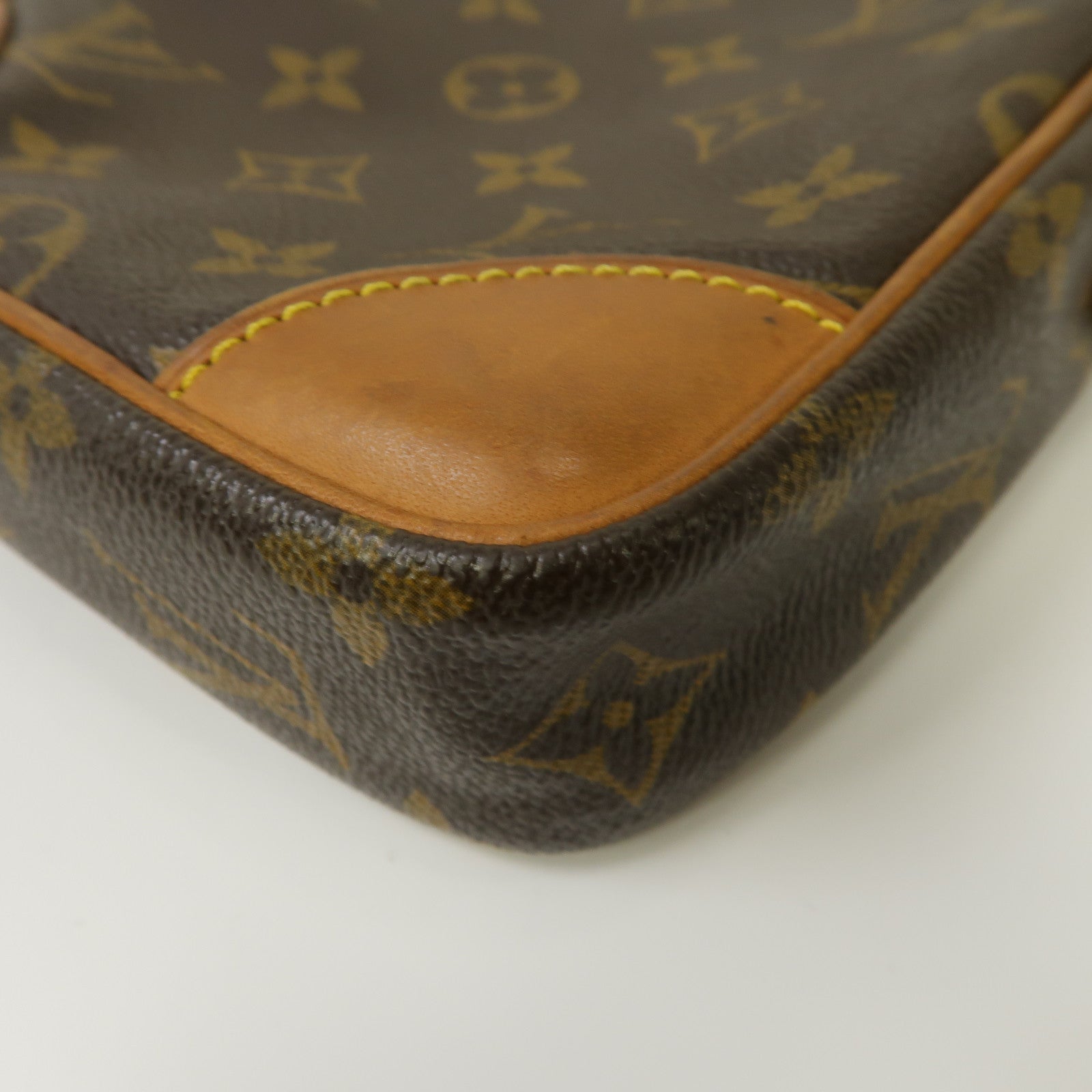 LOUIS VUITTON 【激減優惠】Monogram Danube金扣肩背袋啡色