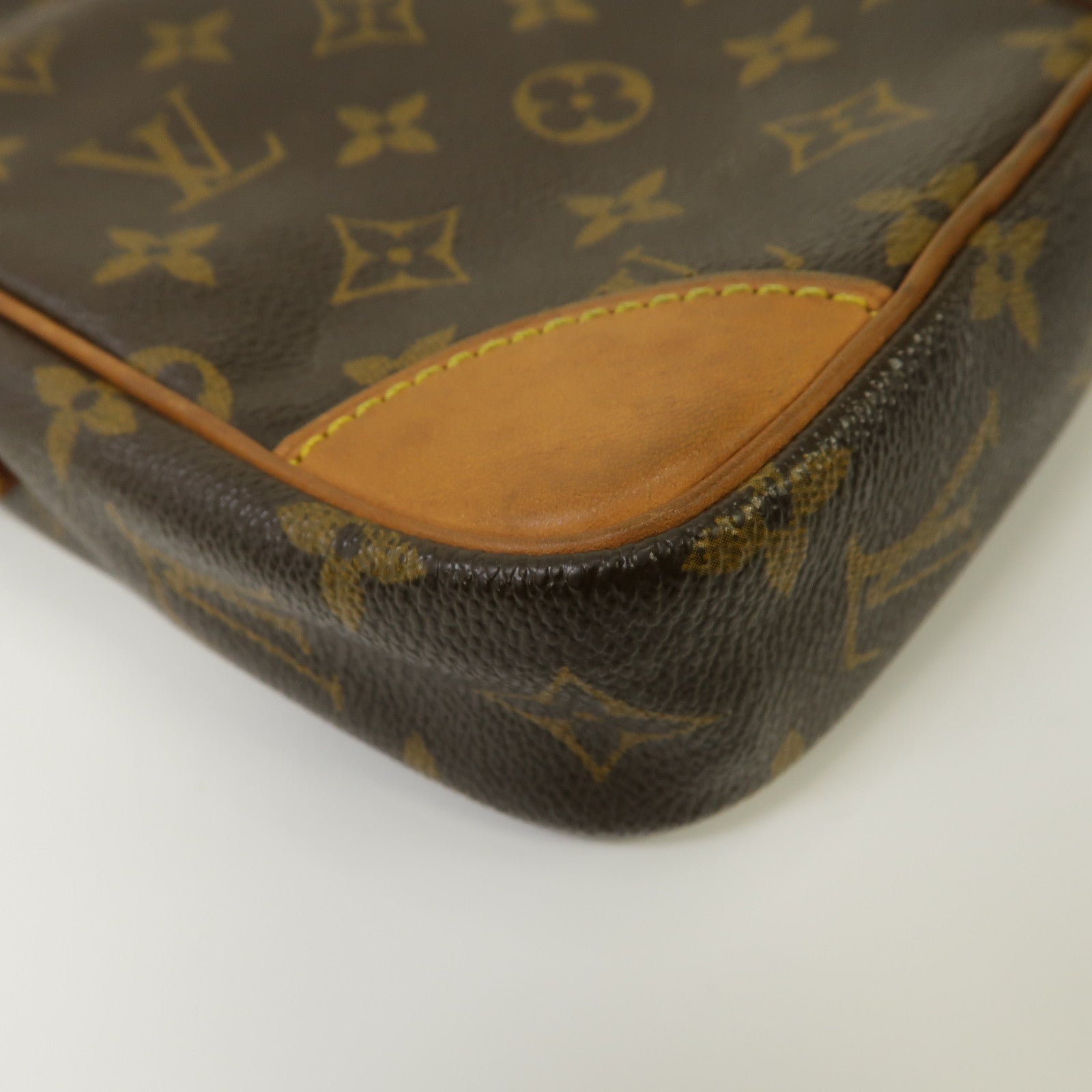 LOUIS VUITTON 【激減優惠】Monogram Danube金扣肩背袋啡色