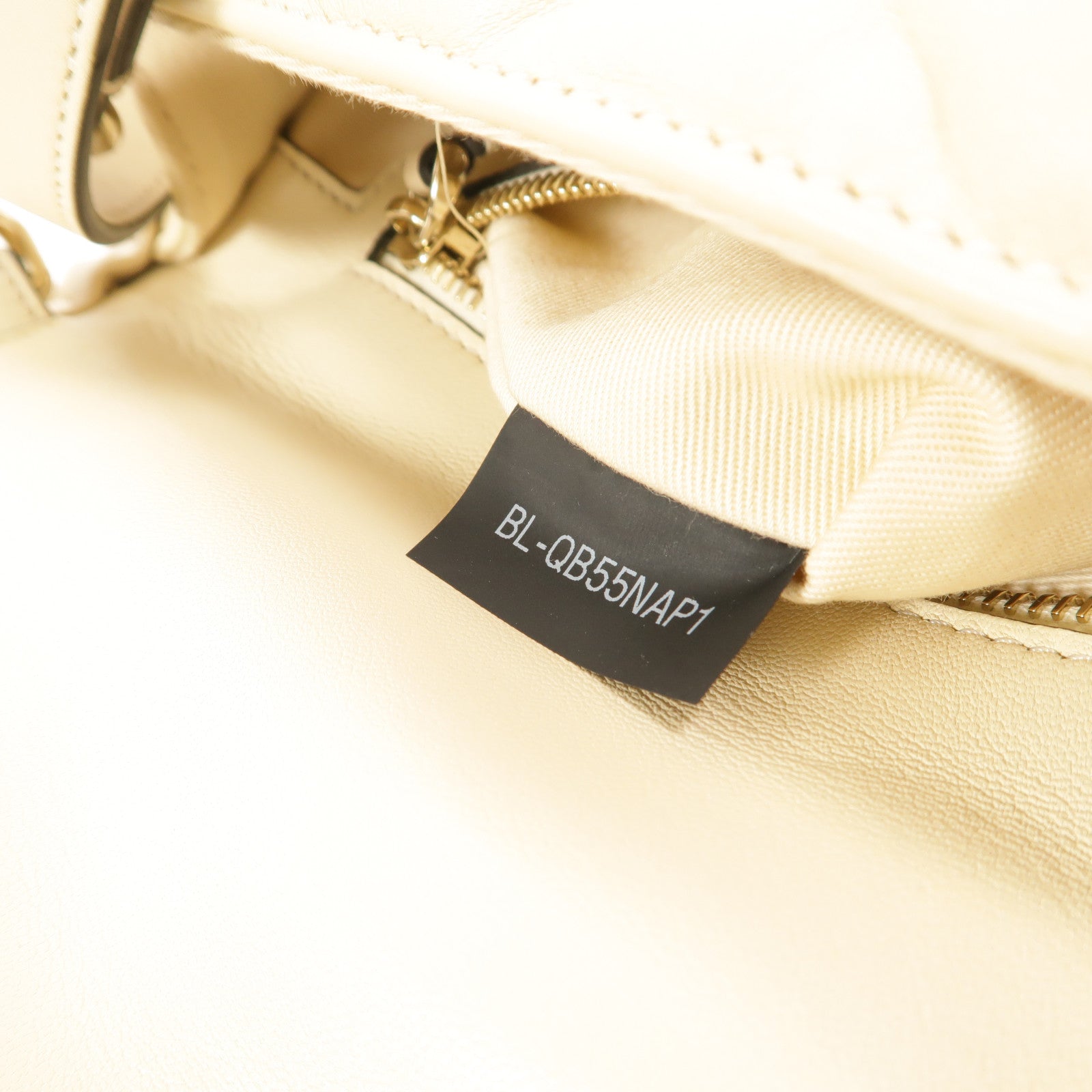 Valentino 牛皮皮革Candystud Medium手挽肩背兩用袋