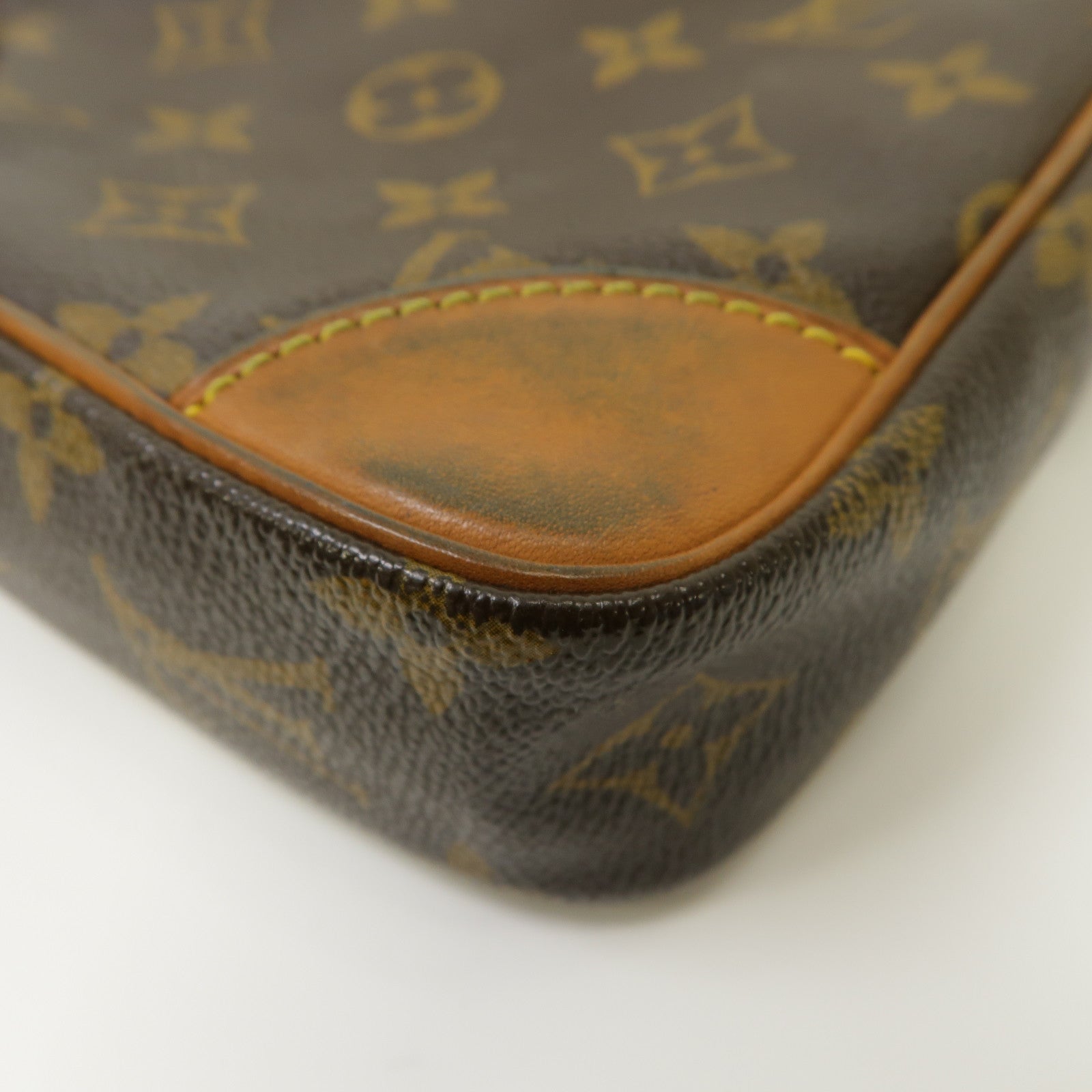 LOUIS VUITTON 【激減優惠】Monogram Danube金扣肩背袋啡色