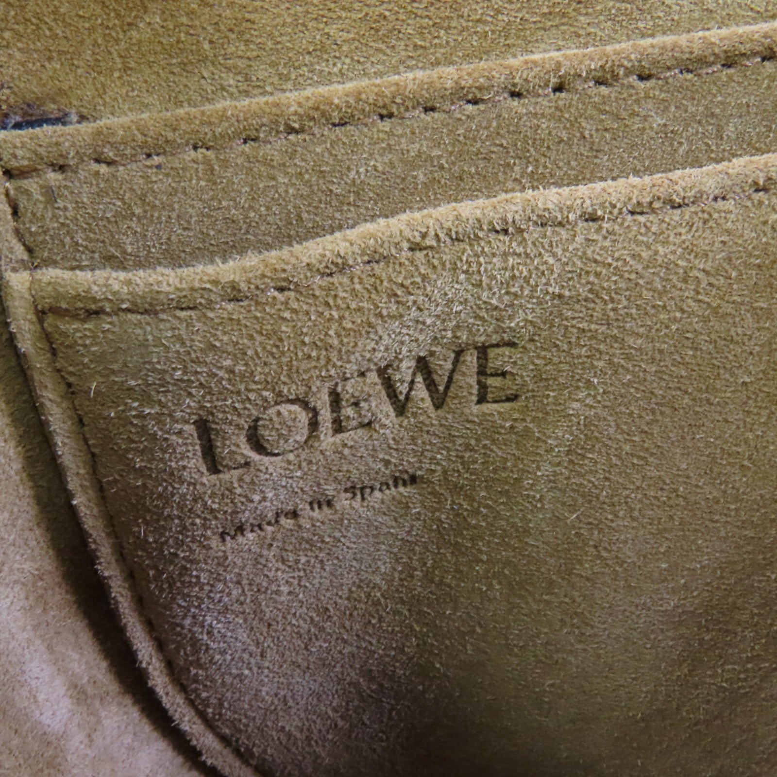LOEWE 牛皮皮革Mini Geta金扣肩背袋