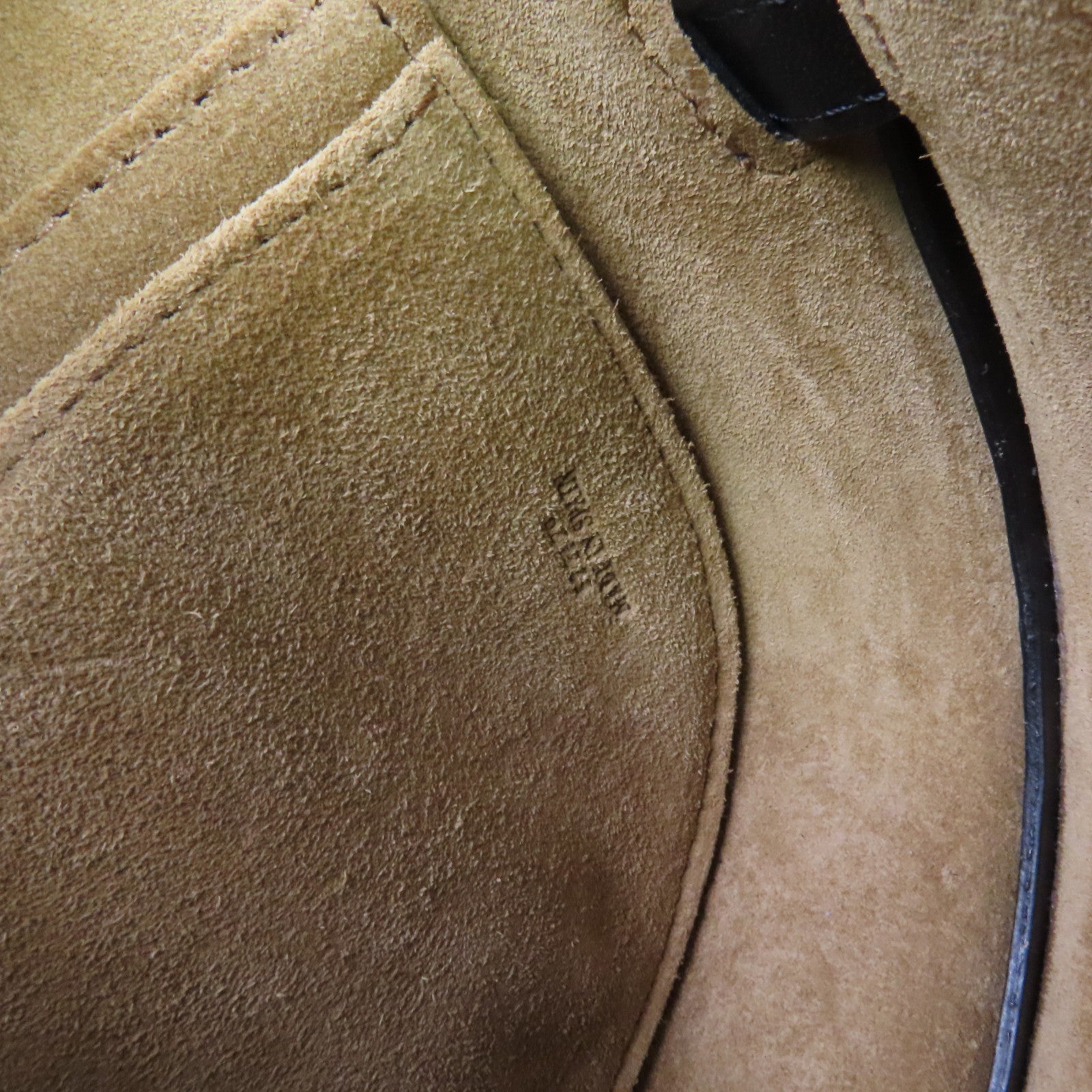 LOEWE 牛皮皮革Mini Geta金扣肩背袋