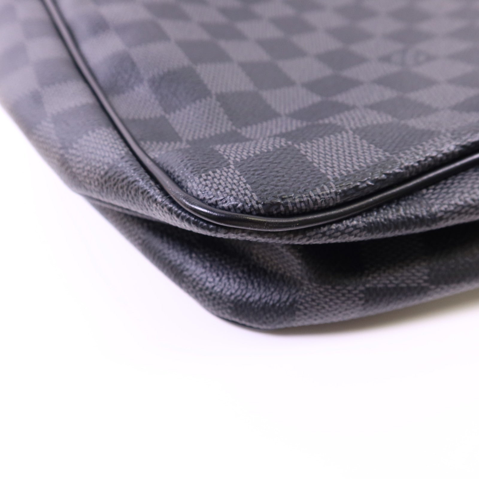 LOUIS VUITTON Damier Graphite Daniel GM銀扣肩背袋