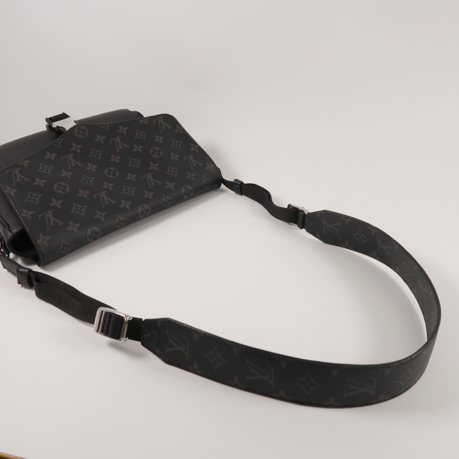 LOUIS VUITTON Monogram Messengerama肩背袋