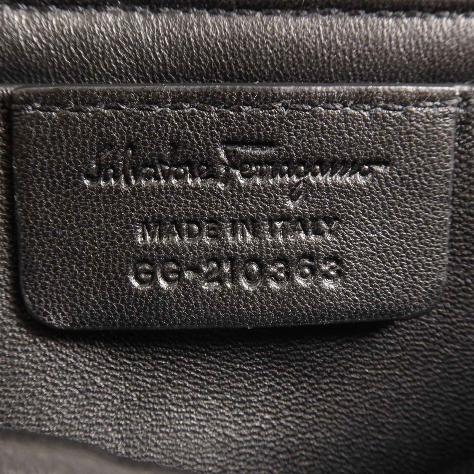 Salvatore Ferragamo 帆布Viva Bow金扣肩背袋