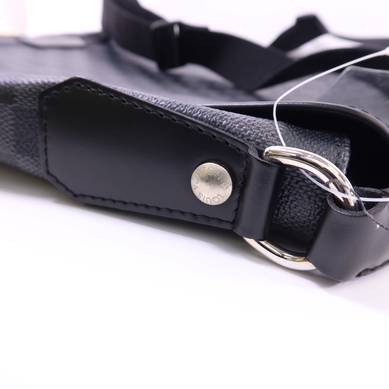 LOUIS VUITTON Damier Graphite Daniel GM銀扣肩背袋
