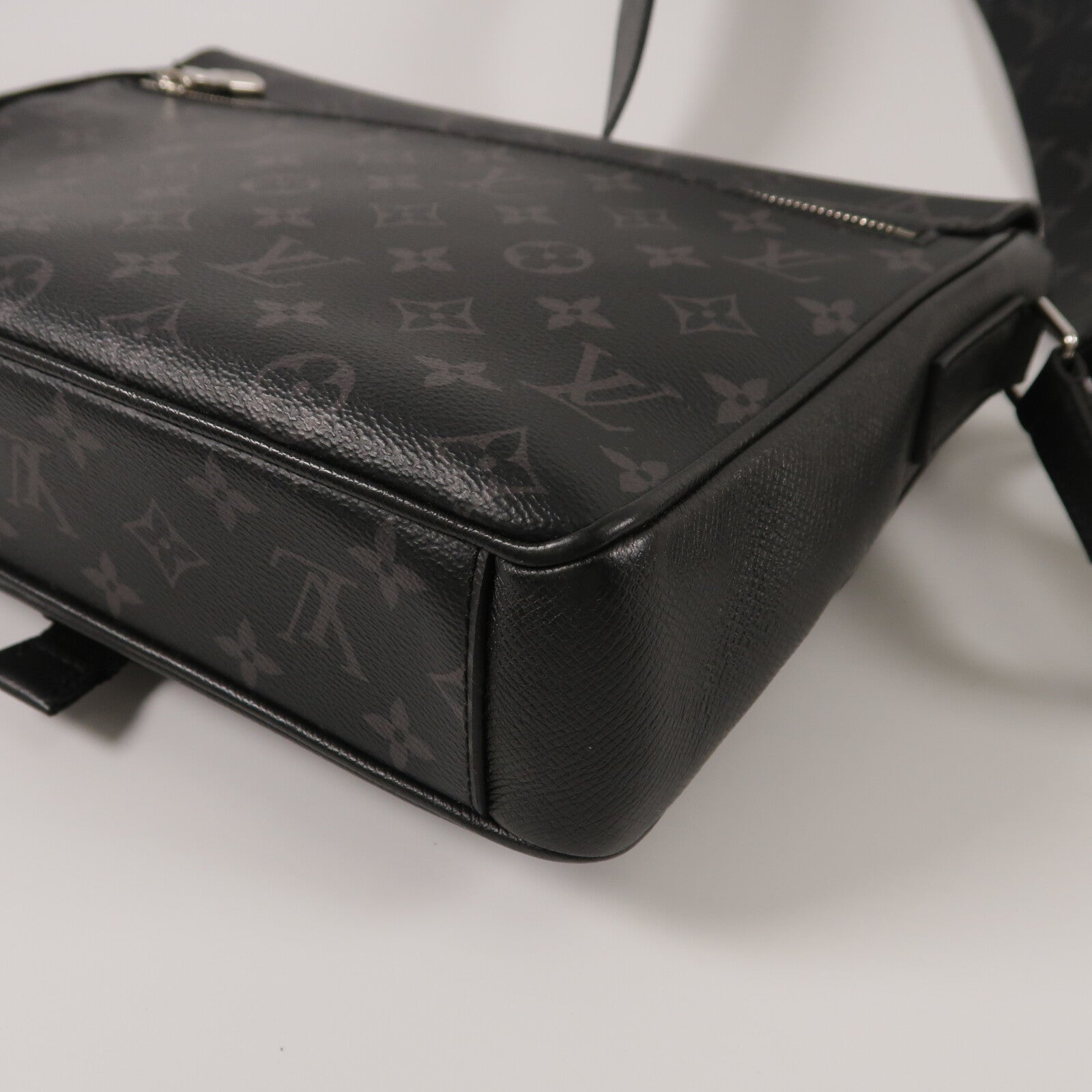 LOUIS VUITTON Monogram Messengerama肩背袋