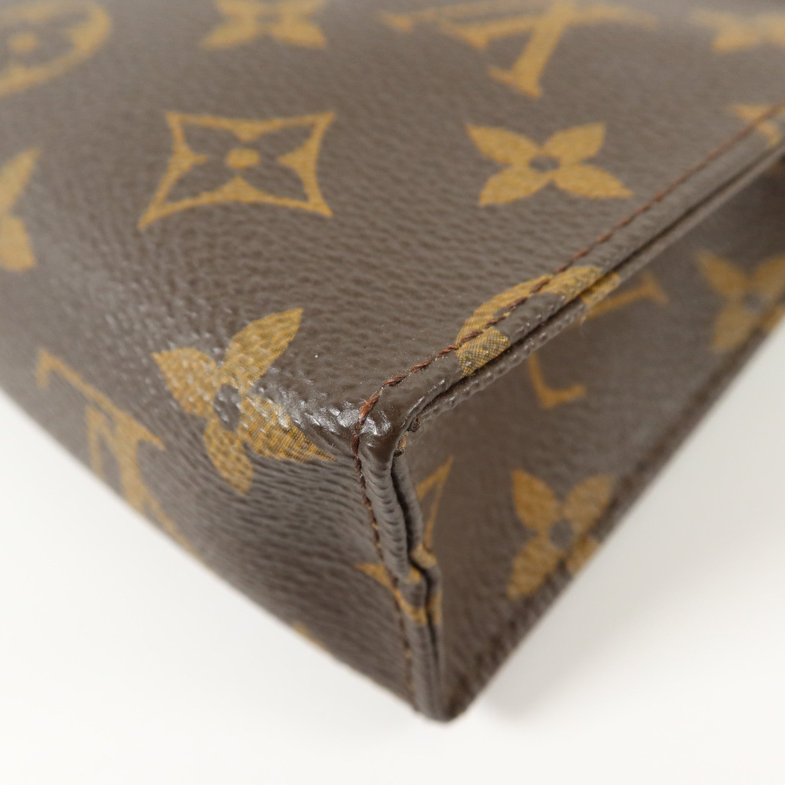 LOUIS VUITTON Monogram Poche Toilette 15金扣手拿包