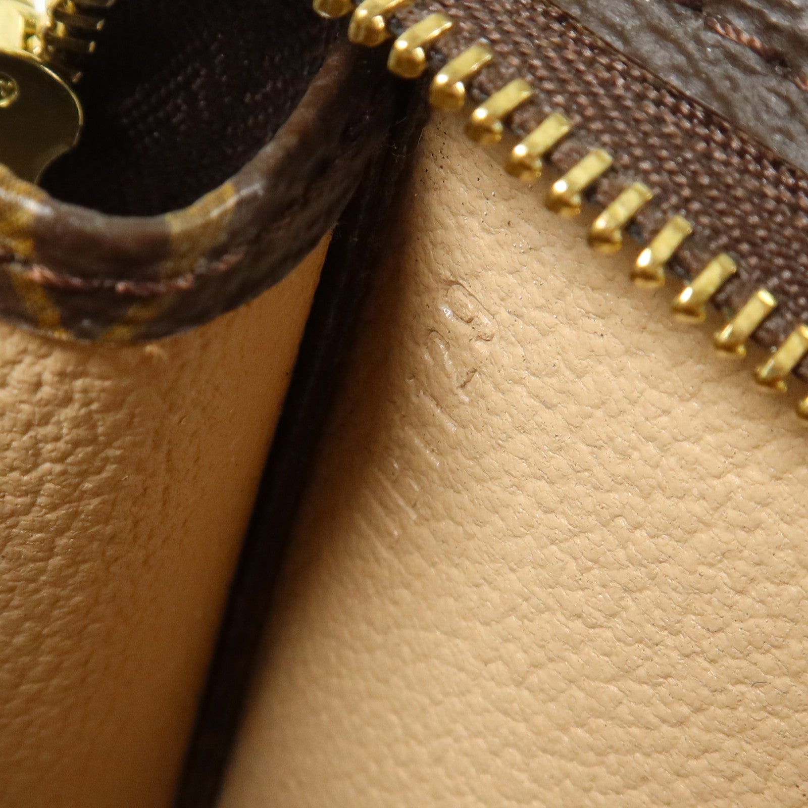 LOUIS VUITTON Monogram Poche Toilette 15金扣手拿包