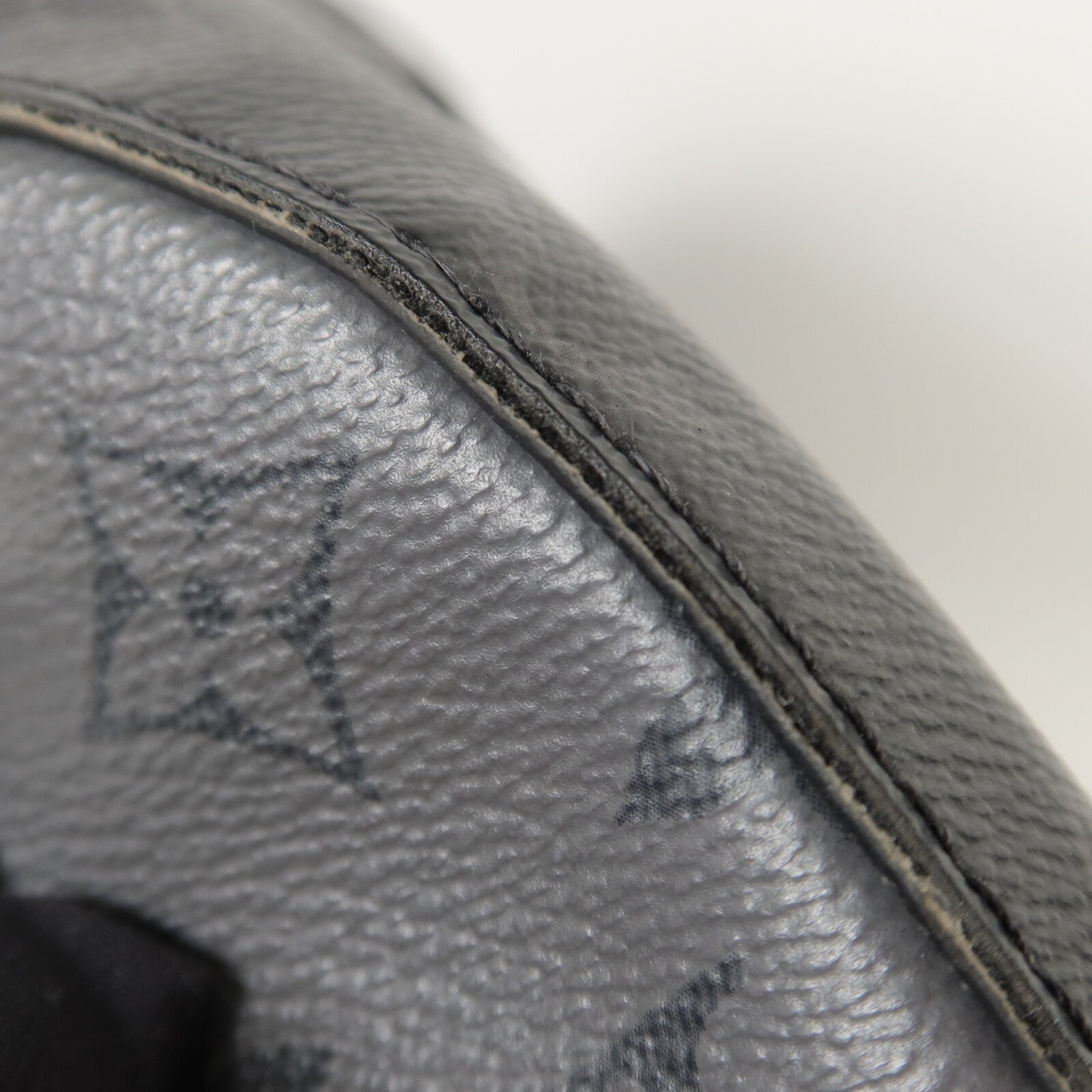 LOUIS VUITTON Monogram Eclipse City Keepall肩背袋